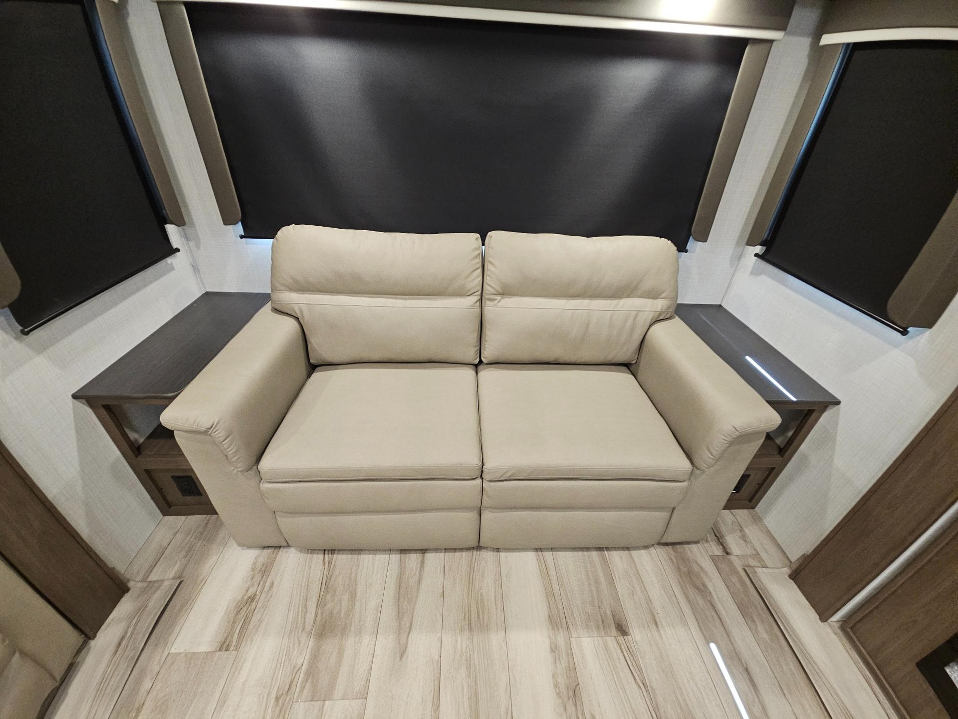 2027 Keystone RV 2027 Keystone RV Cougar Half-Ton - thumbnail 13