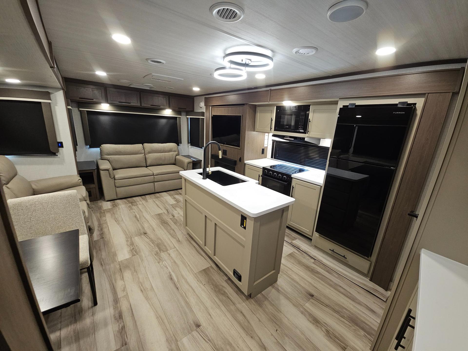 2027 Keystone RV 2027 Keystone RV Cougar Half-Ton - thumbnail 56