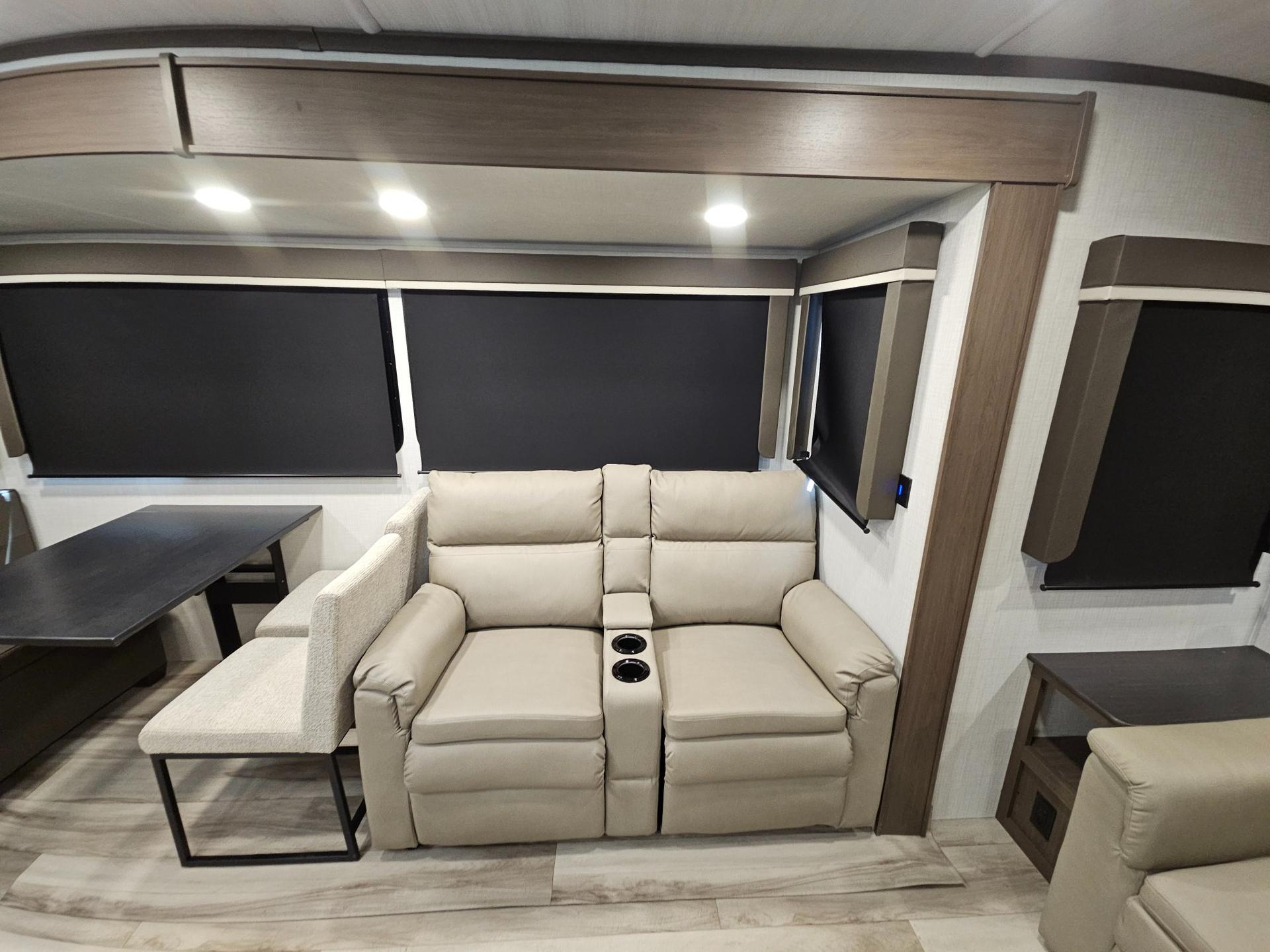 2027 Keystone RV 2027 Keystone RV Cougar Half-Ton - thumbnail 60