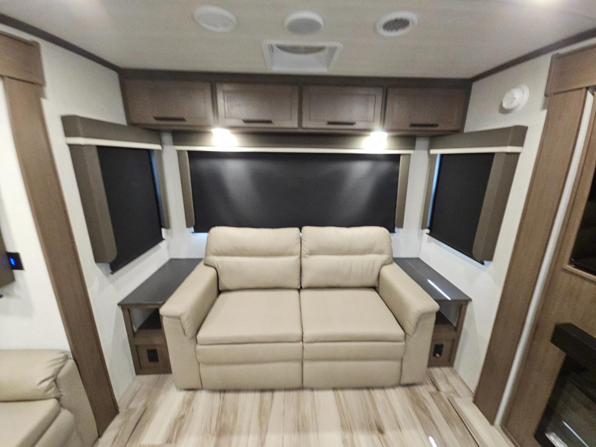 2027 Keystone RV 2027 Keystone RV Cougar Half-Ton - thumbnail 62