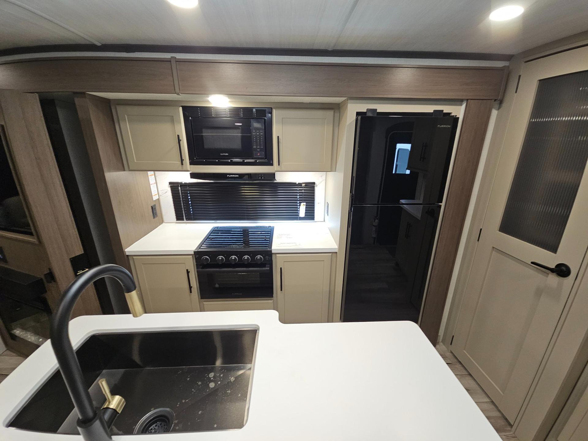 2027 Keystone RV 2027 Keystone RV Cougar Half-Ton - thumbnail 70