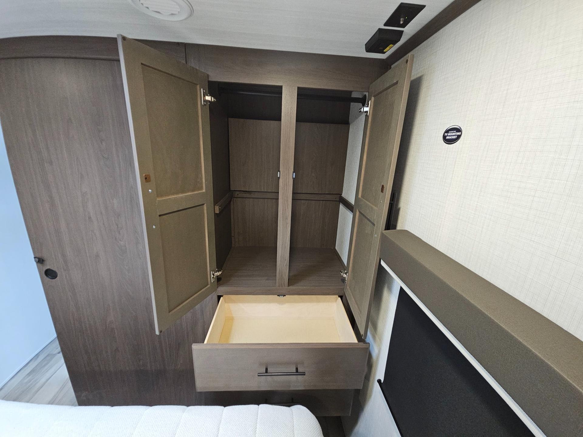 2027 Keystone RV 2027 Keystone RV Cougar Half-Ton - thumbnail 91