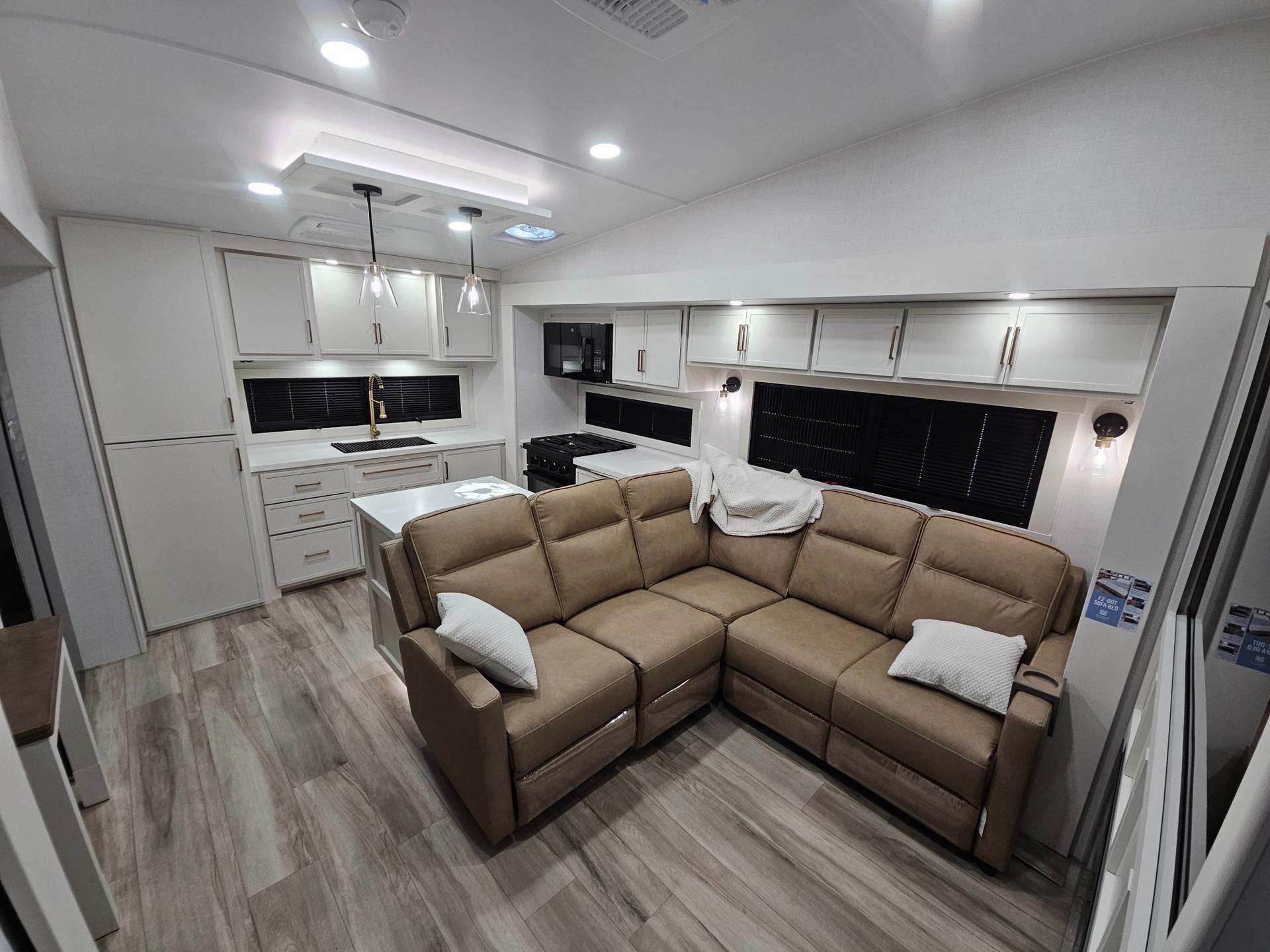 2027 Brinkley RV 2027 Brinkley RV Model Z - thumbnail 5