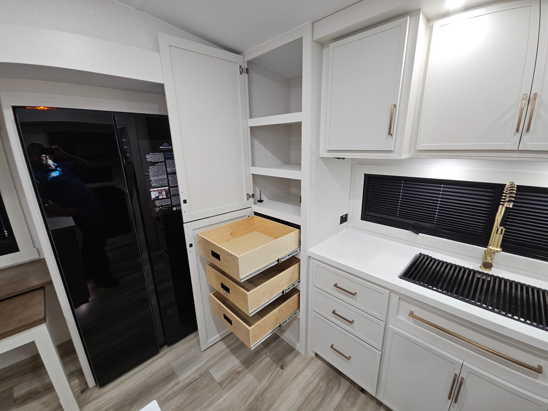 2027 Brinkley RV 2027 Brinkley RV Model Z - thumbnail 10