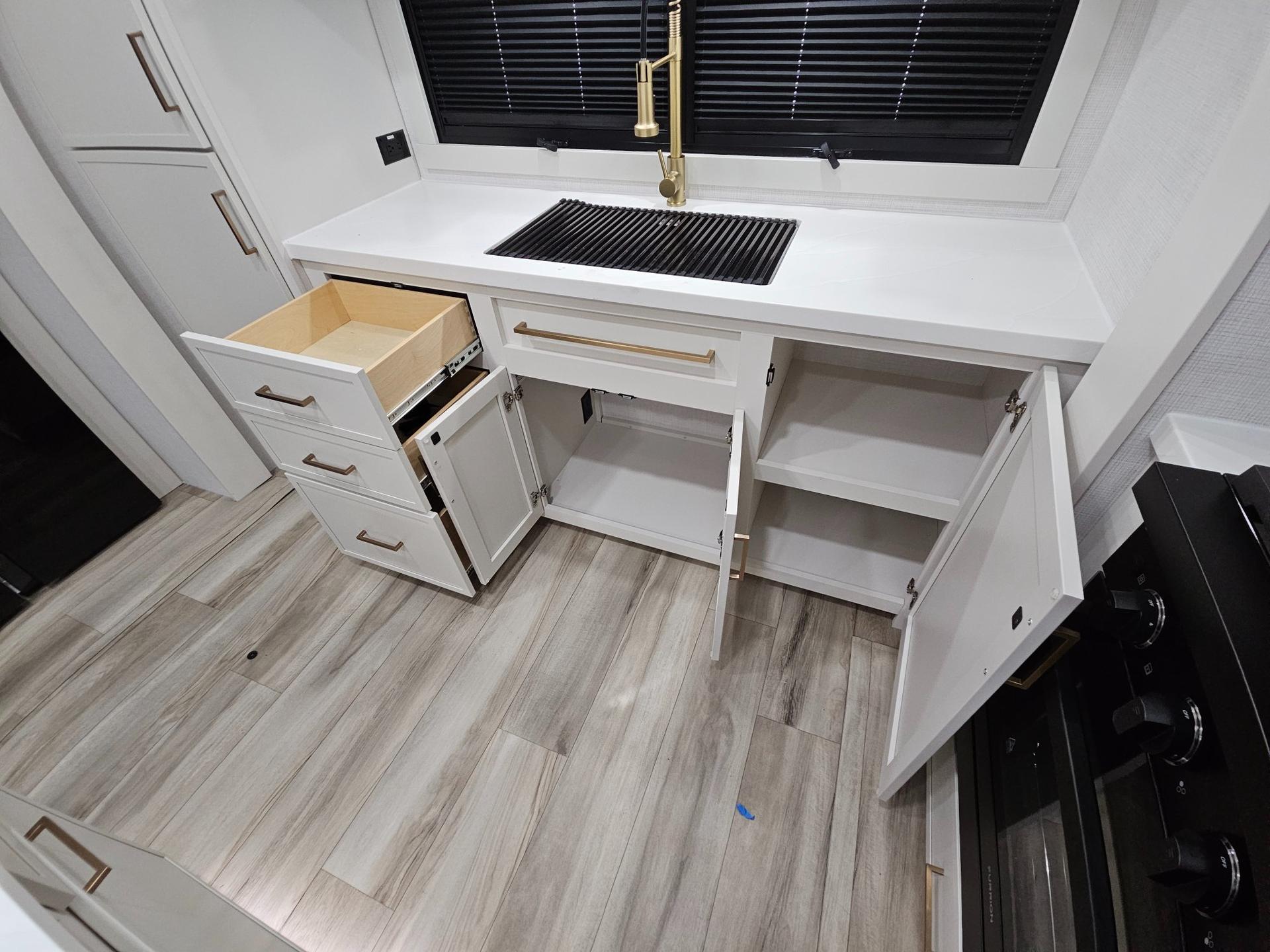 2027 Brinkley RV 2027 Brinkley RV Model Z - thumbnail 13