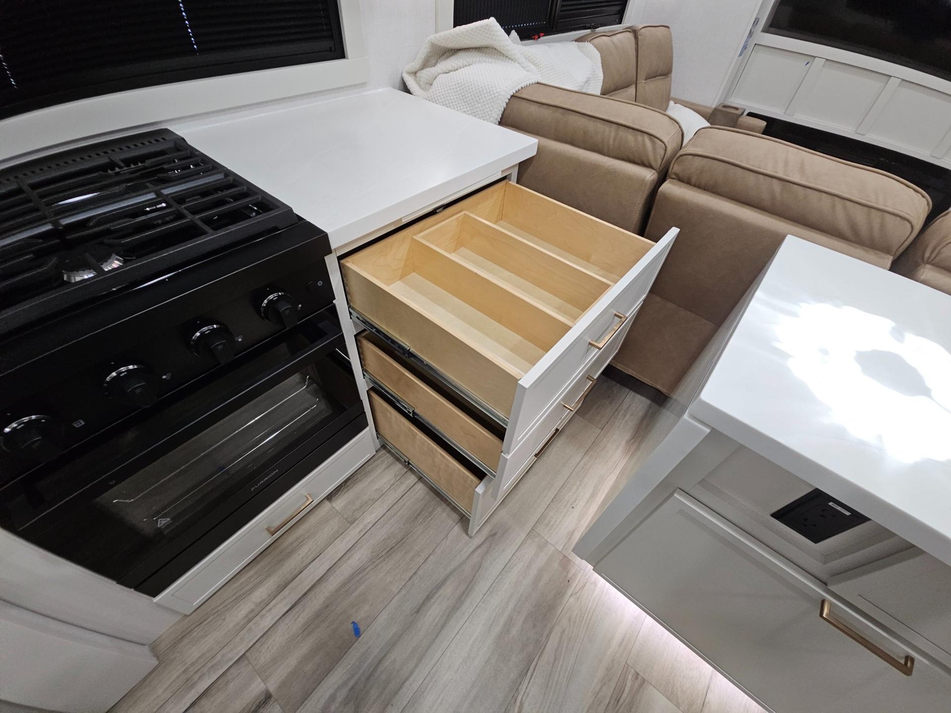 2027 Brinkley RV 2027 Brinkley RV Model Z - thumbnail 18