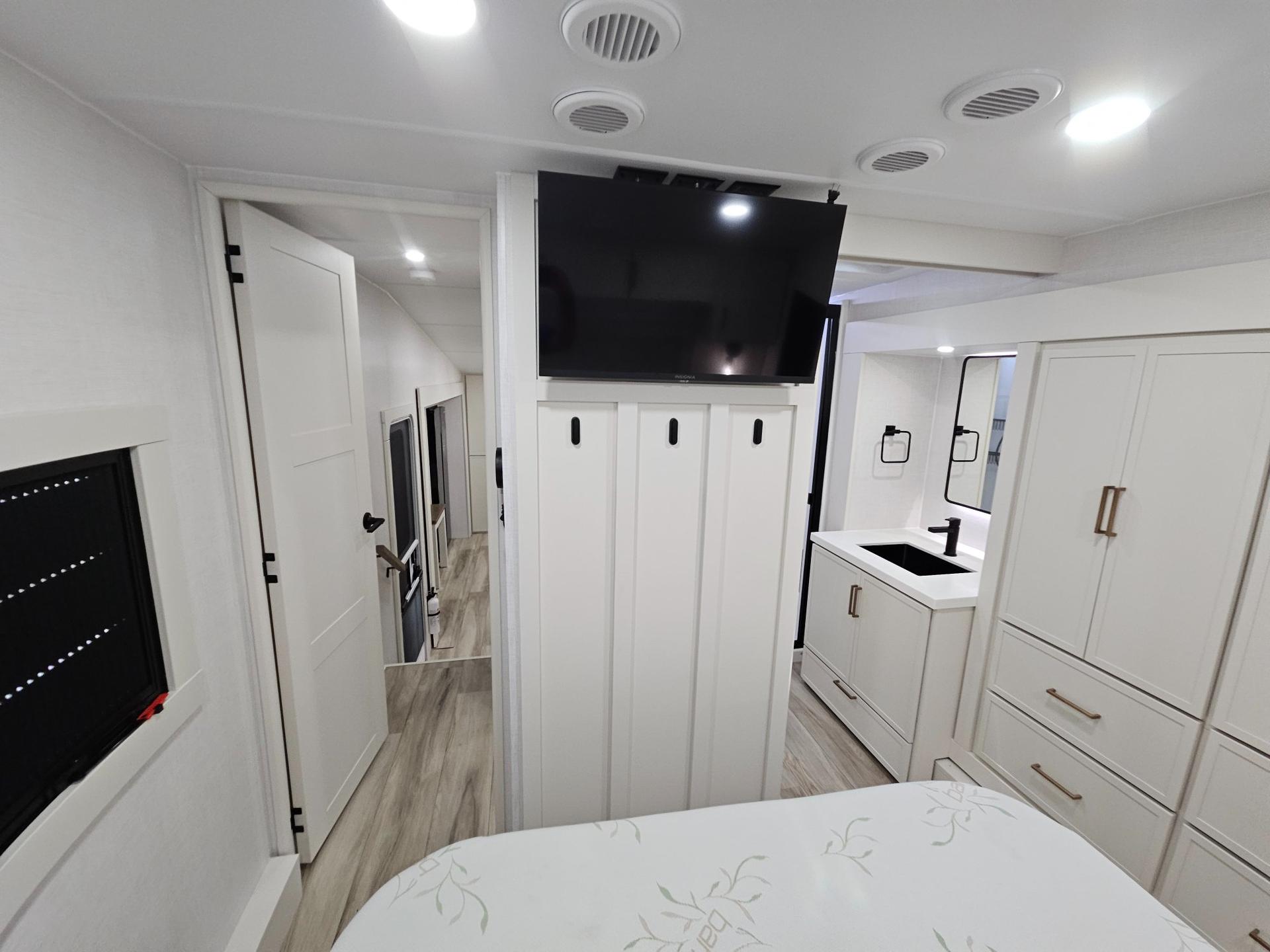 2027 Brinkley RV 2027 Brinkley RV Model Z - thumbnail 33