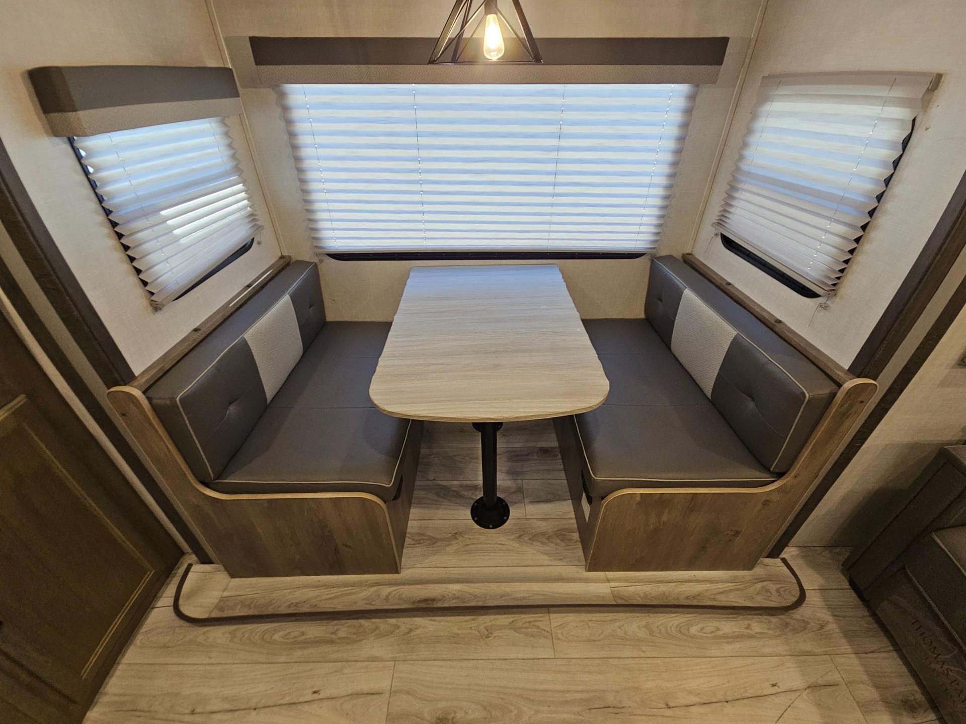 2022 Forest River RV 2022 Forest River RV Surveyor Legend - thumbnail 9
