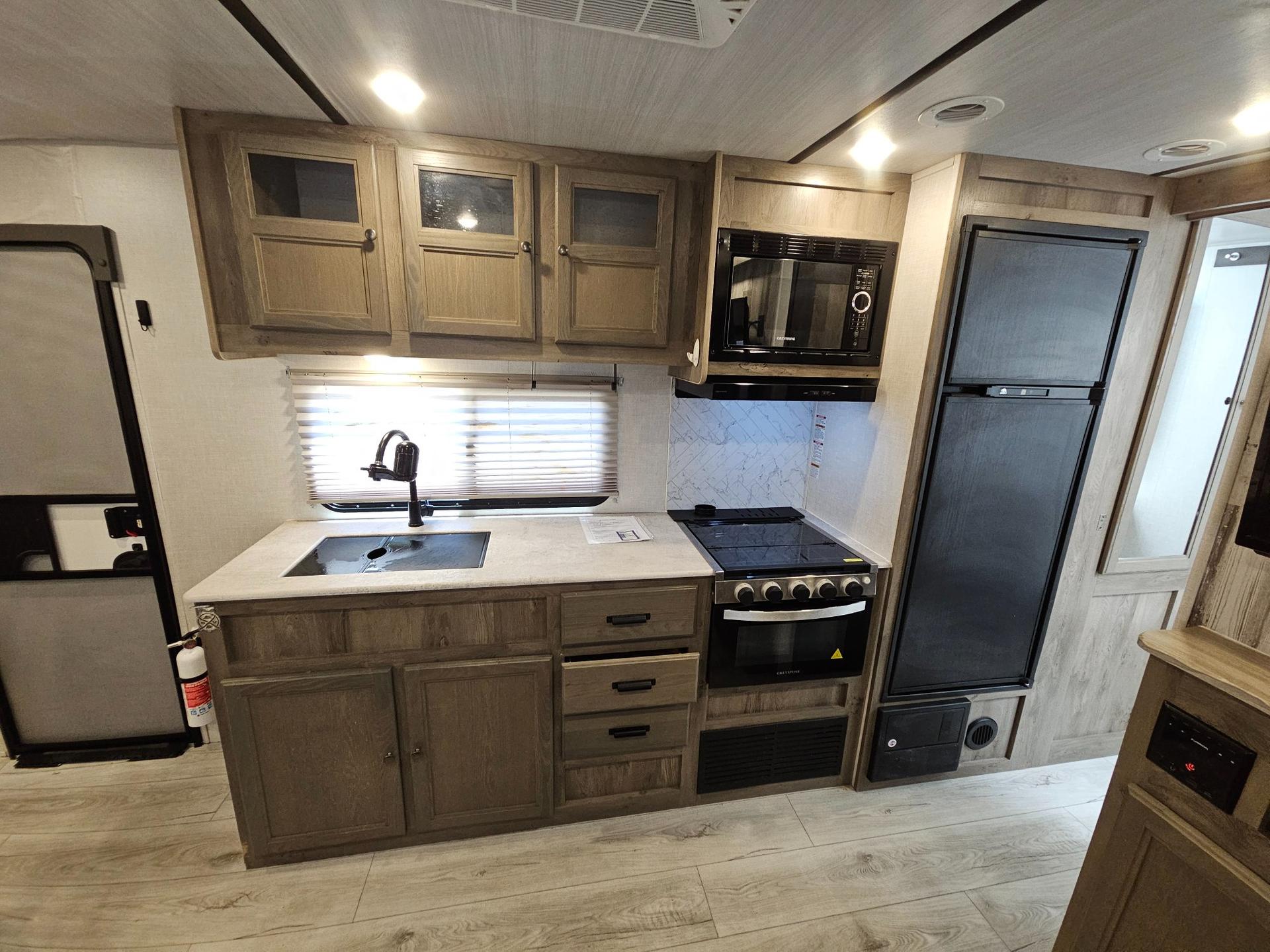 2022 Forest River RV 2022 Forest River RV Surveyor Legend - thumbnail 12