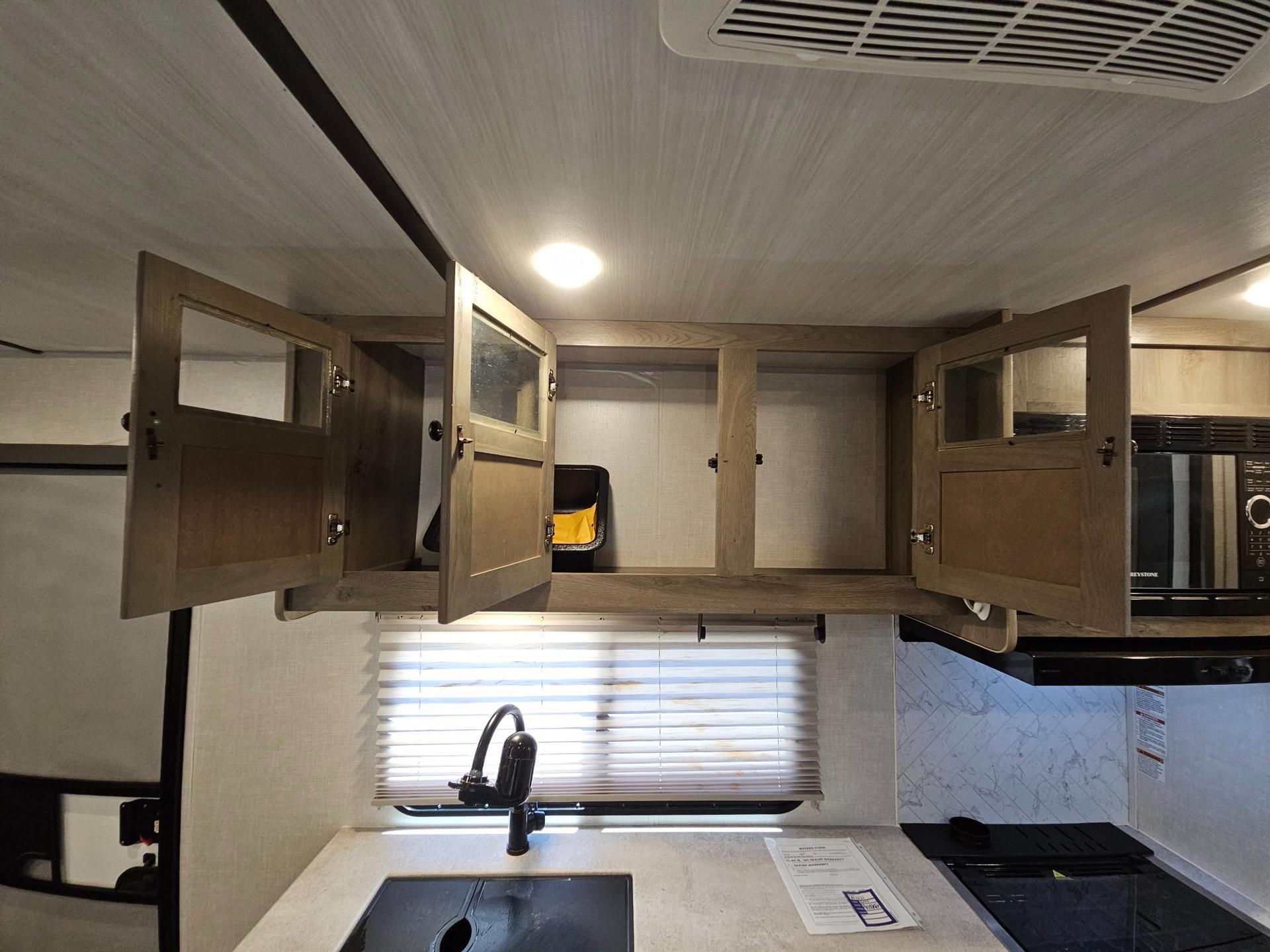 2022 Forest River RV 2022 Forest River RV Surveyor Legend - thumbnail 13