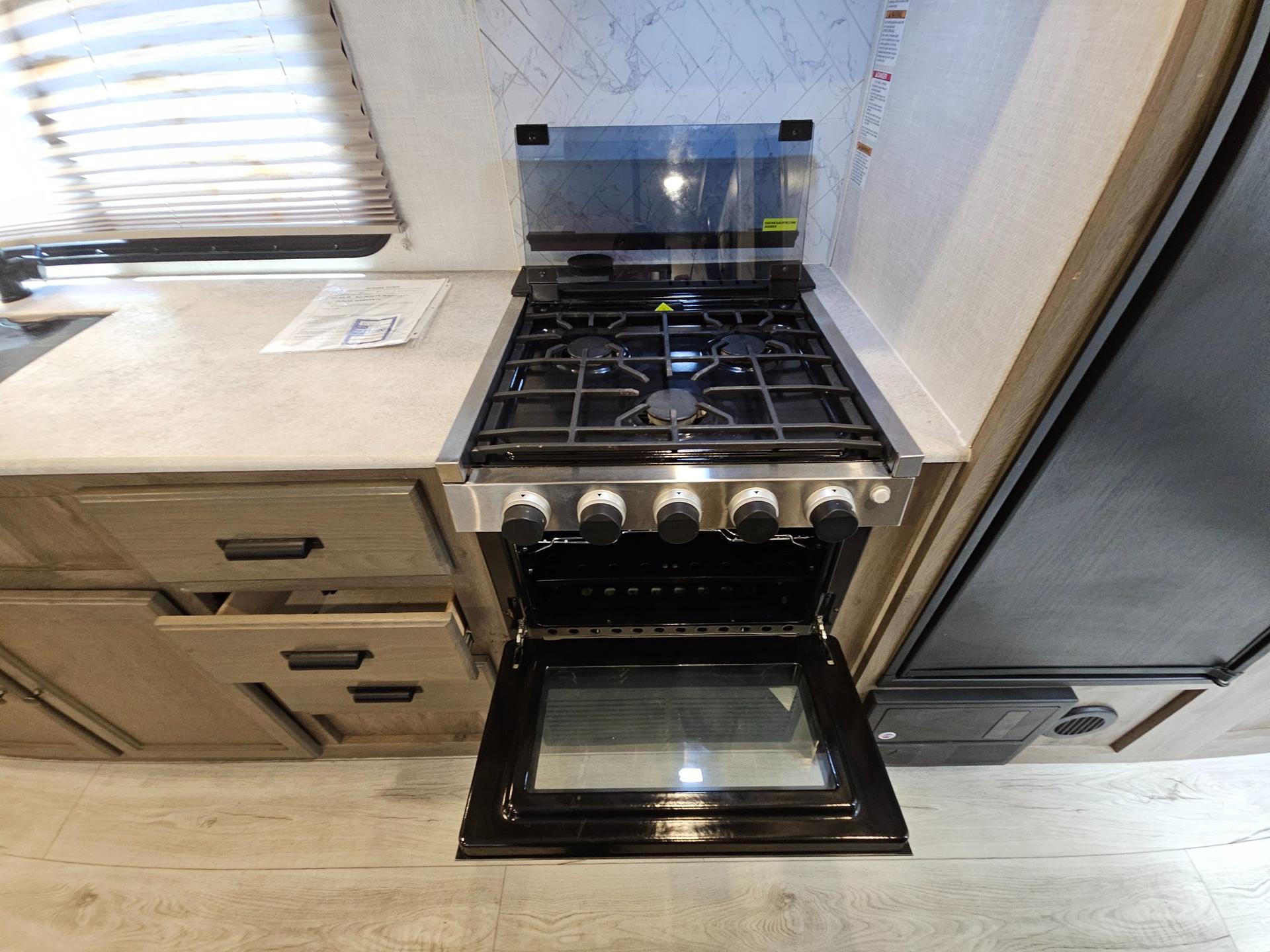 2022 Forest River RV 2022 Forest River RV Surveyor Legend - thumbnail 15