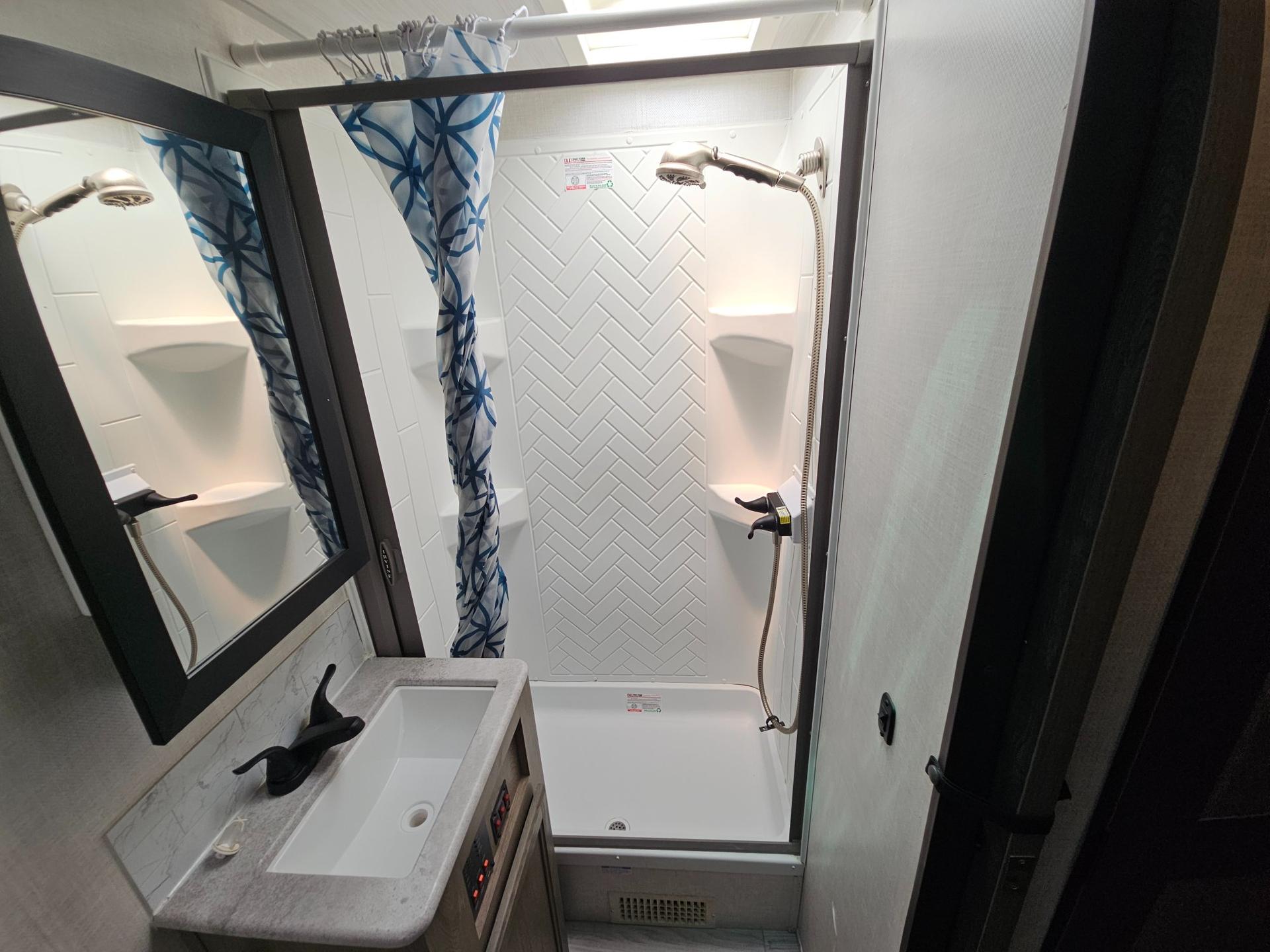 2022 Forest River RV 2022 Forest River RV Surveyor Legend - thumbnail 23