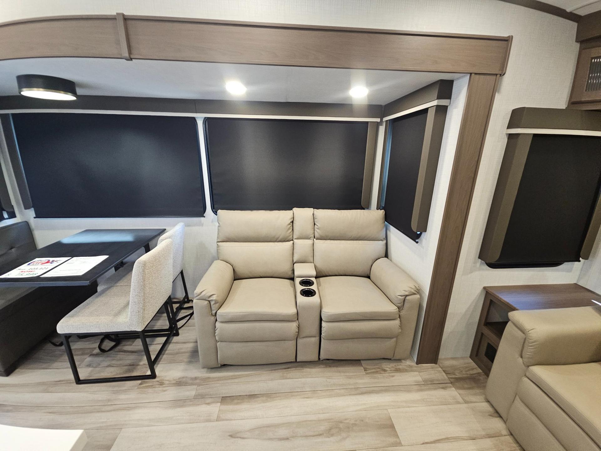2027 Keystone RV 2027 Keystone RV Cougar - thumbnail 9
