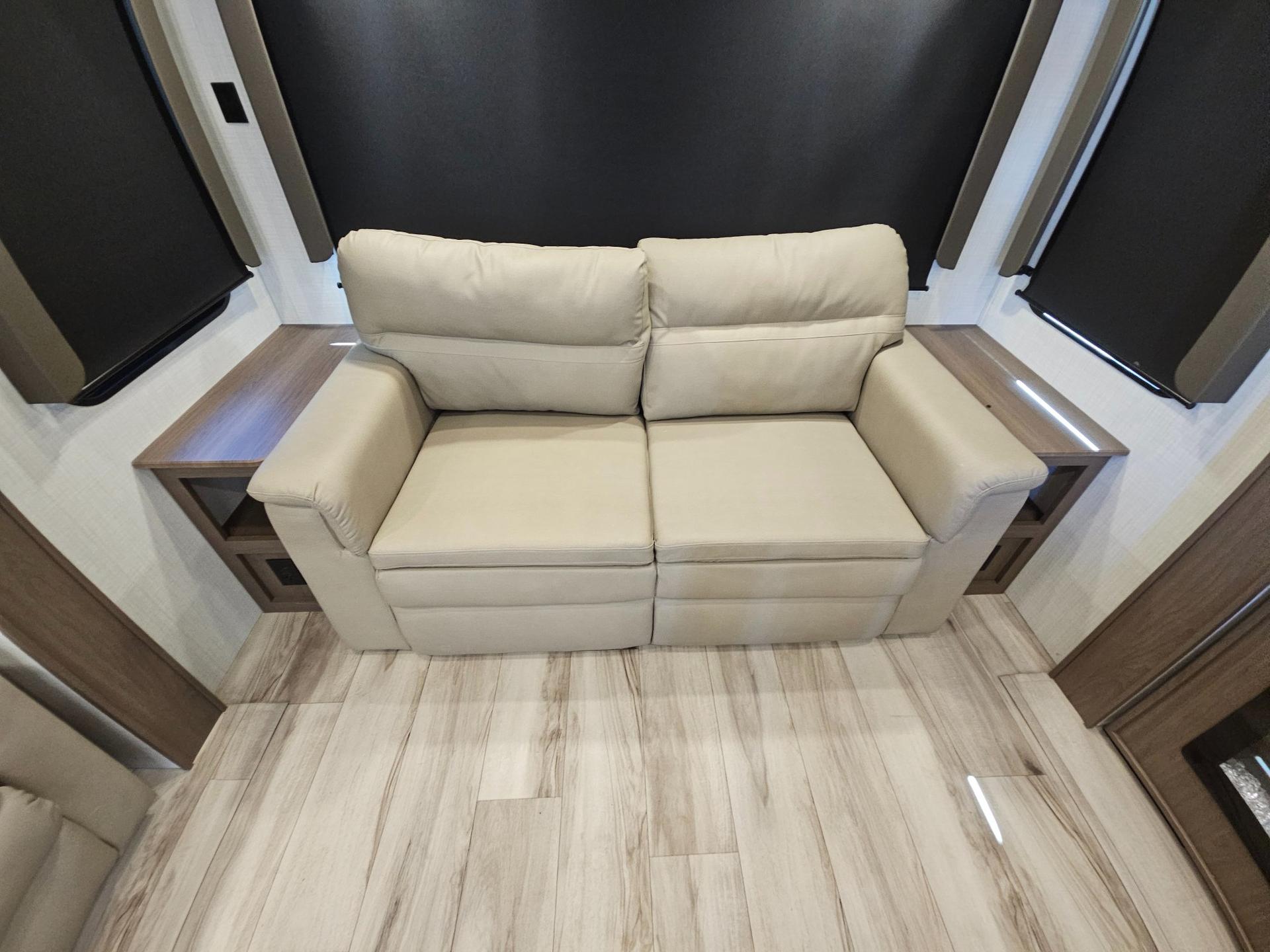 2027 Keystone RV 2027 Keystone RV Cougar - thumbnail 14