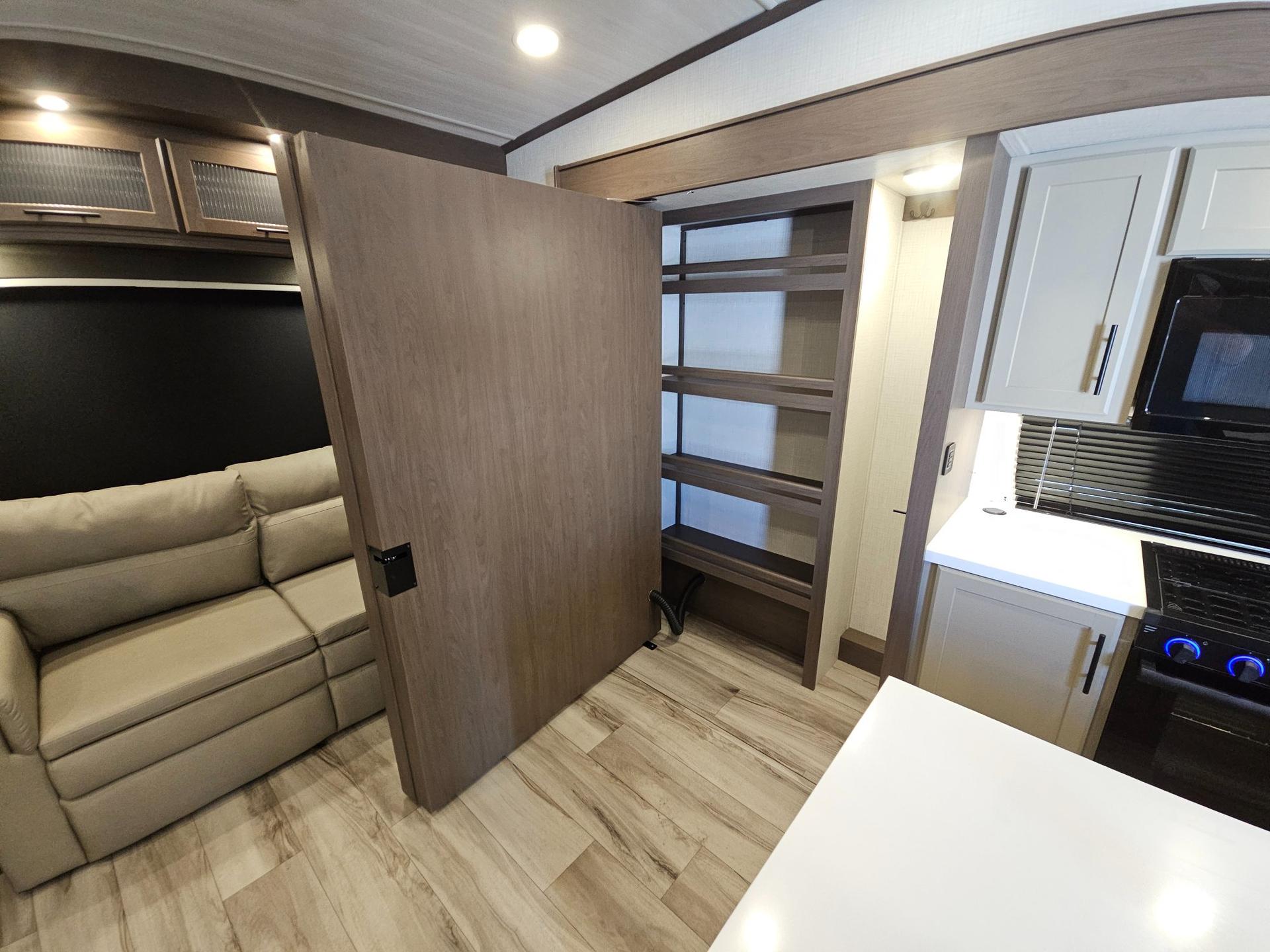 2027 Keystone RV 2027 Keystone RV Cougar - thumbnail 18