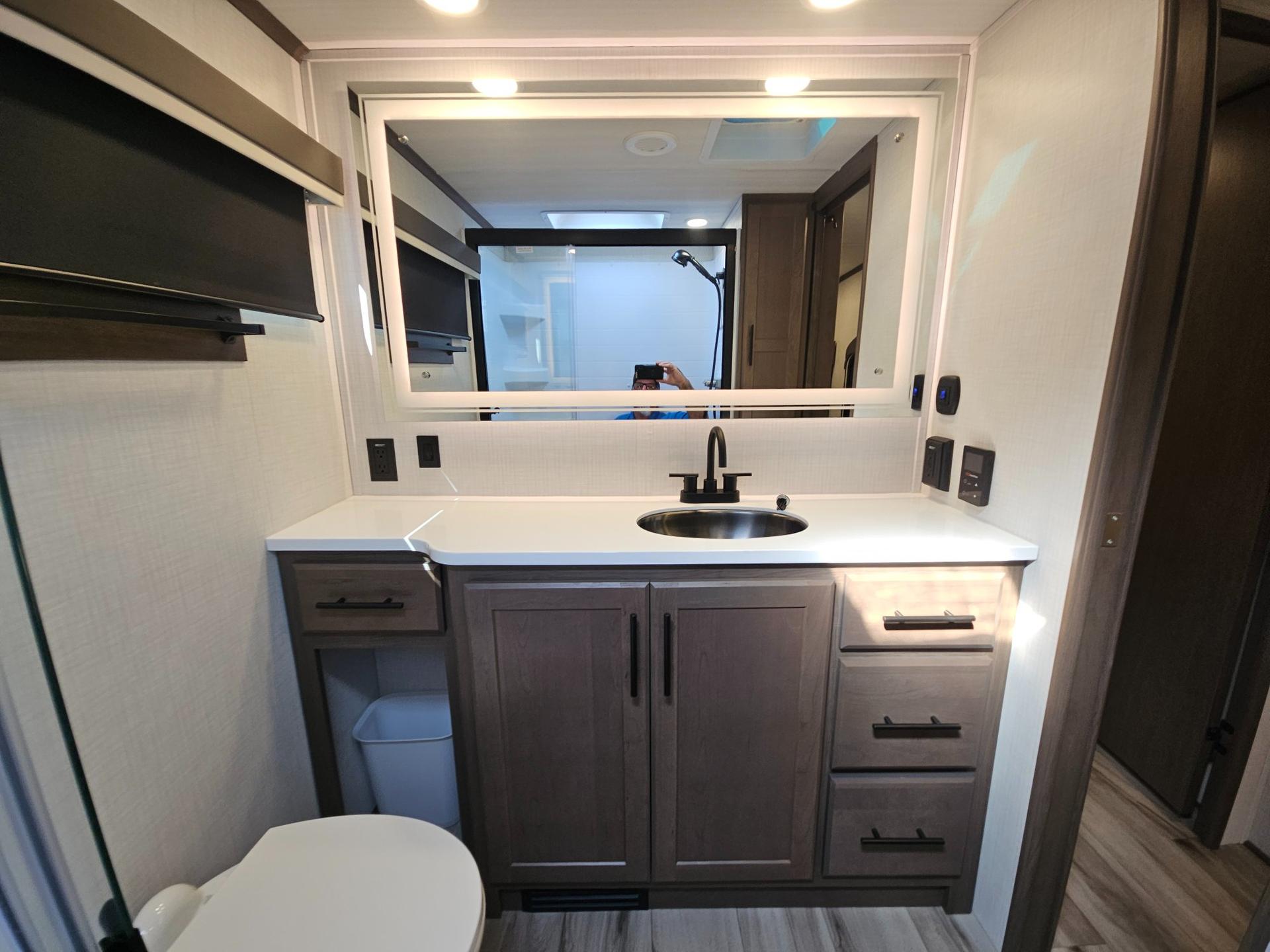 2027 Keystone RV 2027 Keystone RV Cougar - thumbnail 35
