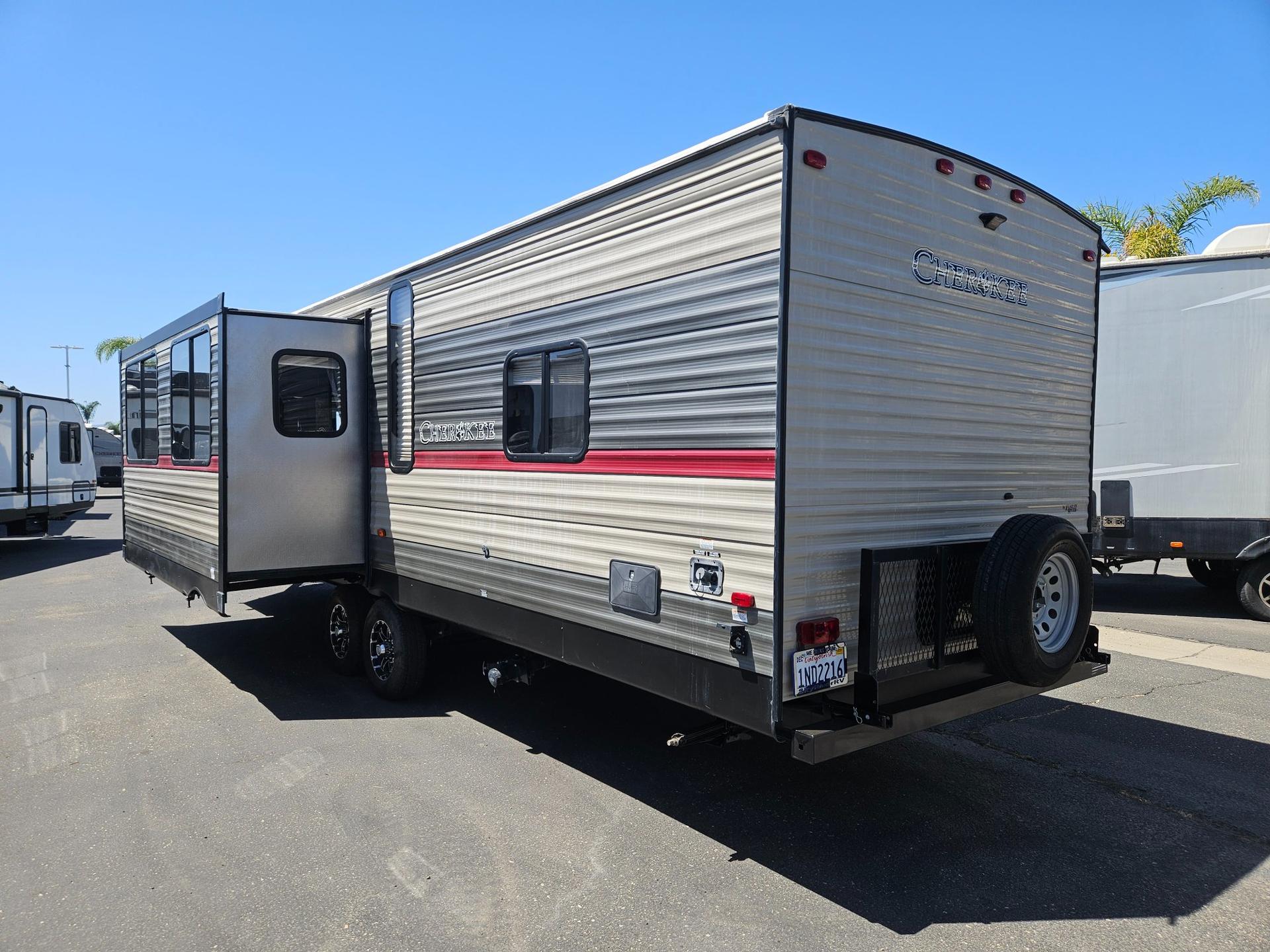 2019 Forest River 2019 Forest River Cherokee - thumbnail 3