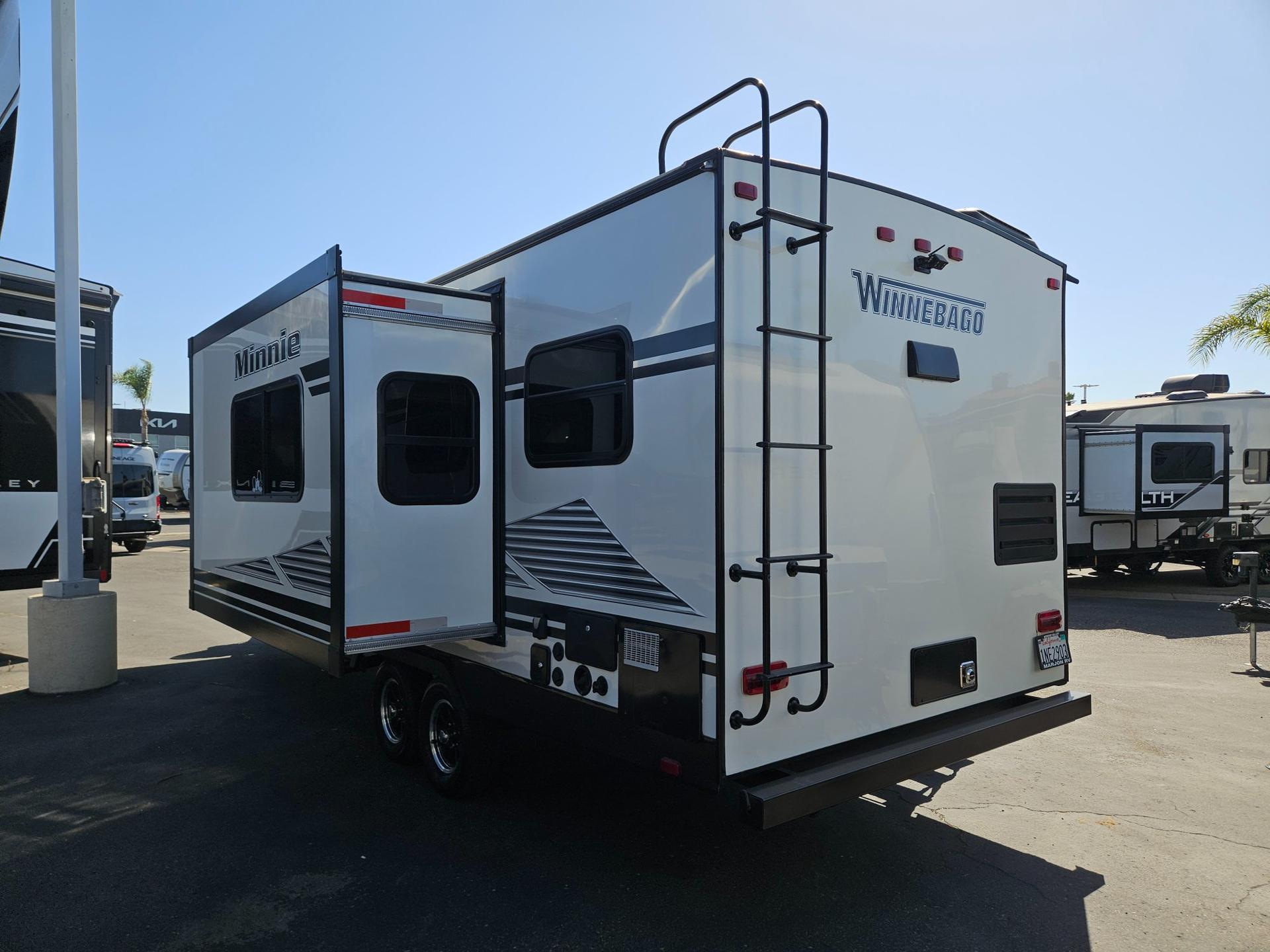 2019 Winnebago 2019 Winnebago Minnie - thumbnail 3