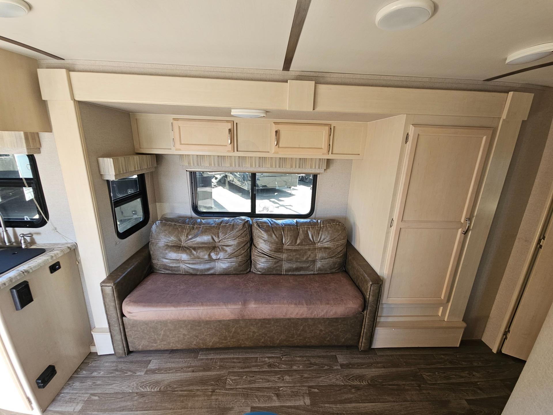 2019 Winnebago 2019 Winnebago Minnie - thumbnail 6