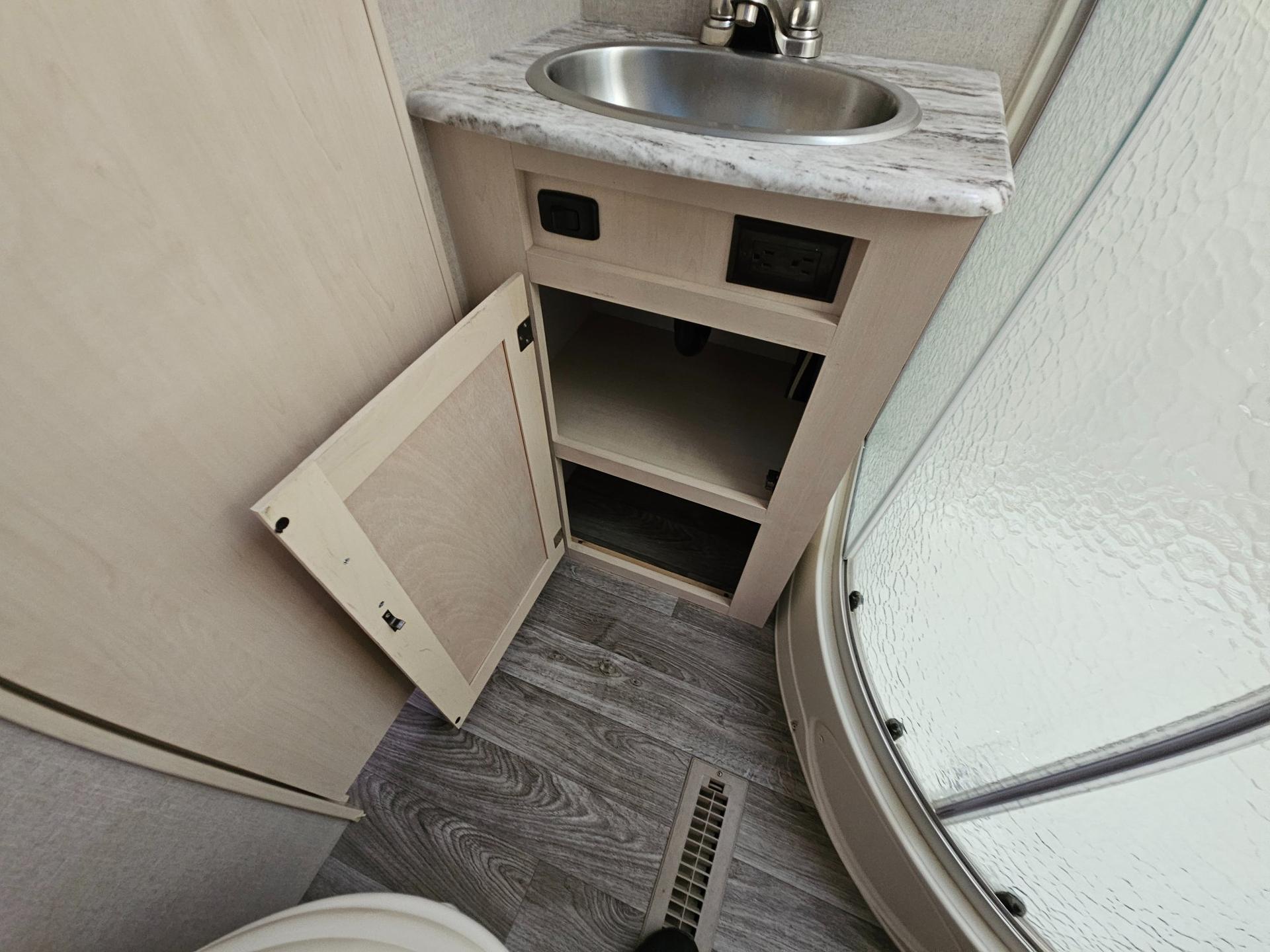 2019 Winnebago 2019 Winnebago Minnie - thumbnail 28