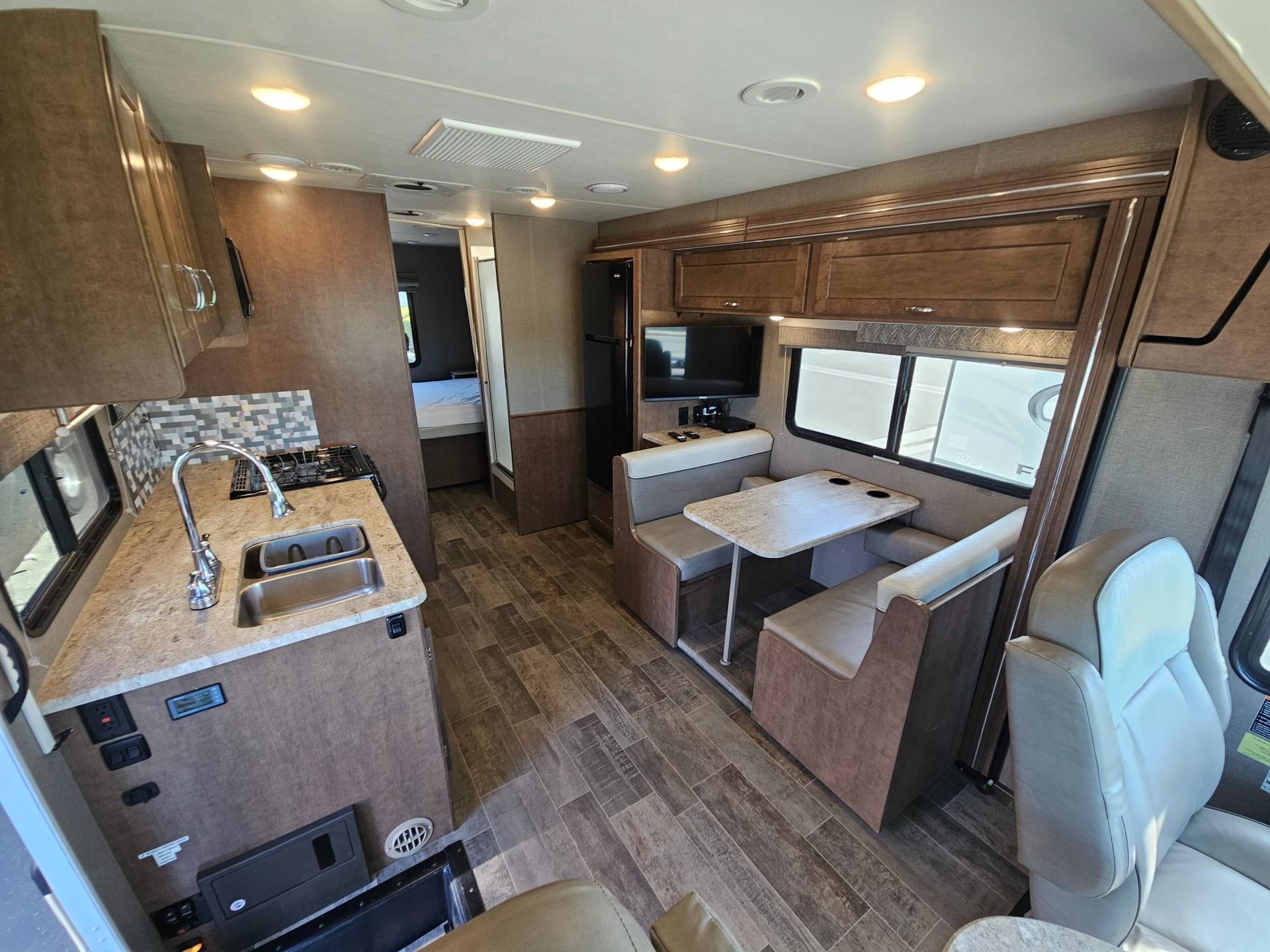 2020 Winnebago 2020 Winnebago Intent - thumbnail 6