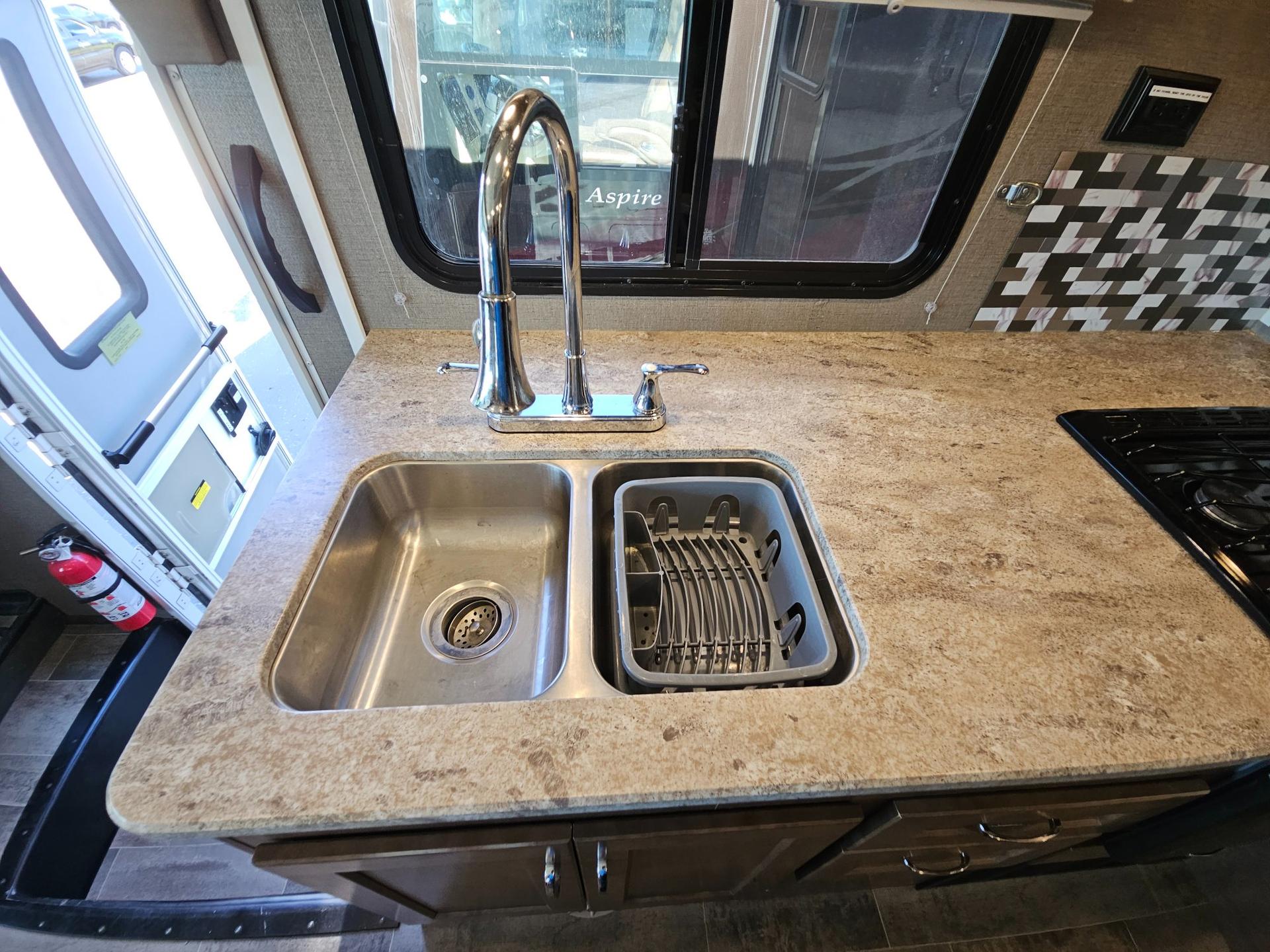 2020 Winnebago 2020 Winnebago Intent - thumbnail 16