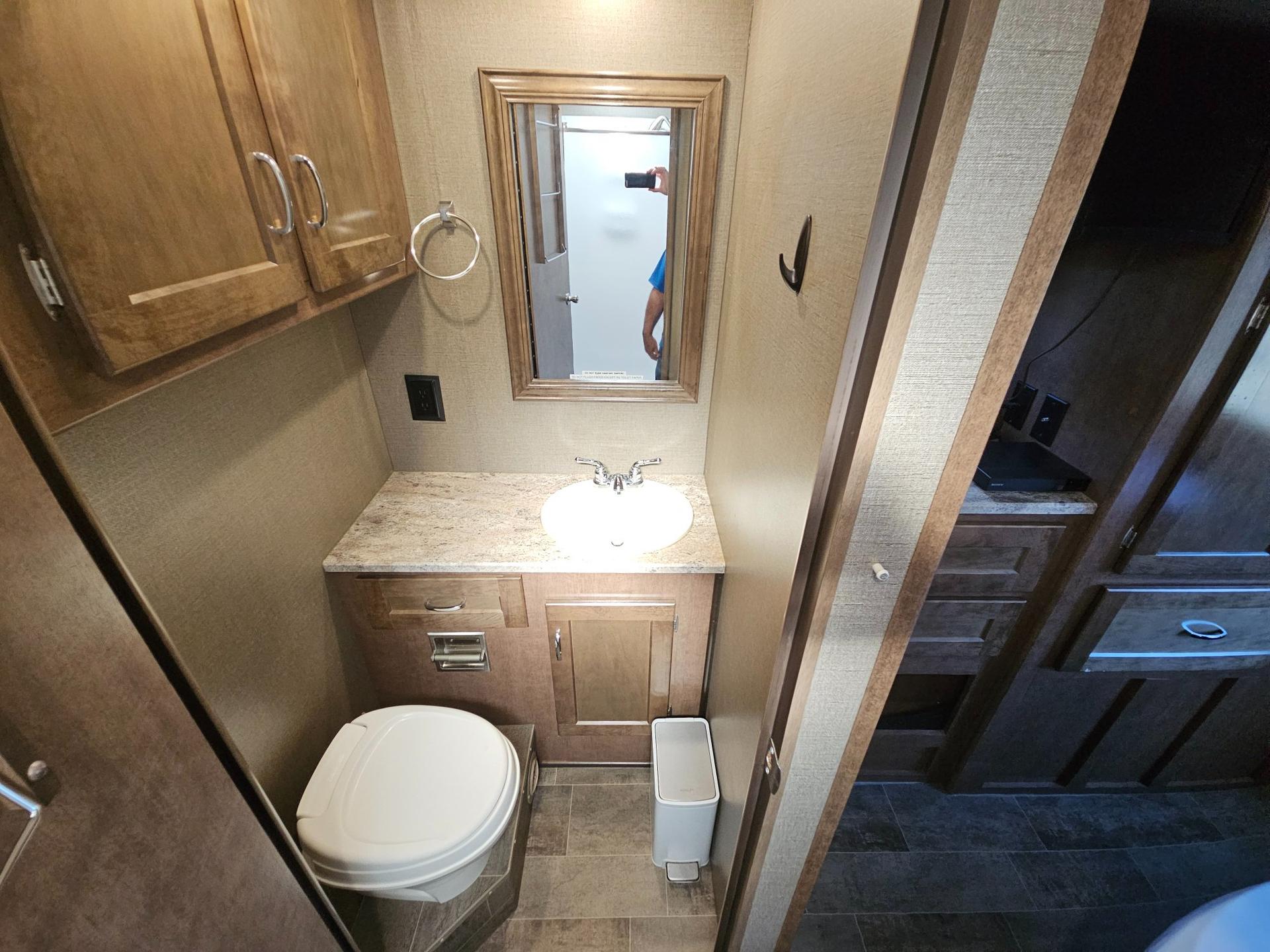 2020 Winnebago 2020 Winnebago Intent - thumbnail 19