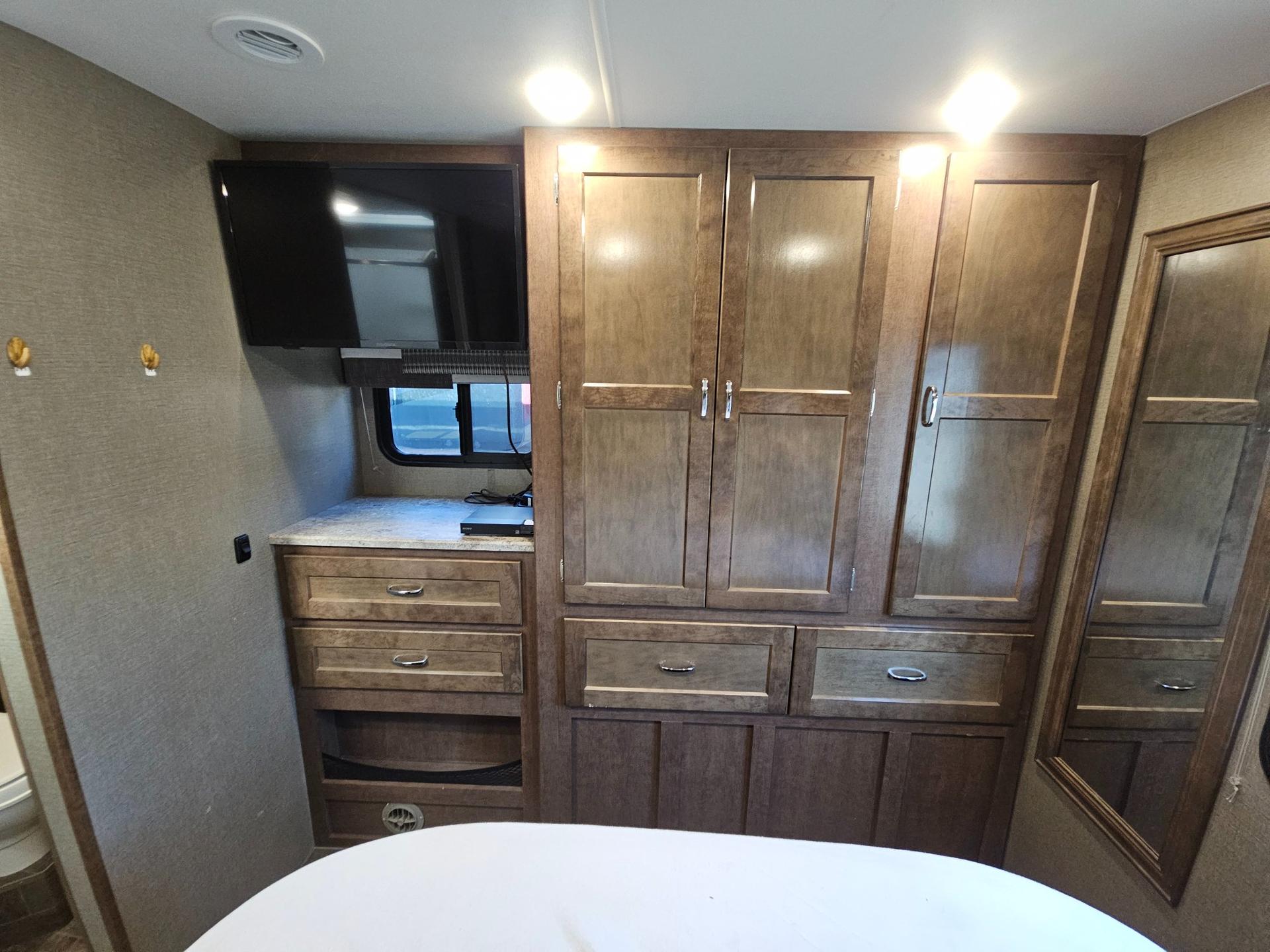 2020 Winnebago 2020 Winnebago Intent - thumbnail 28