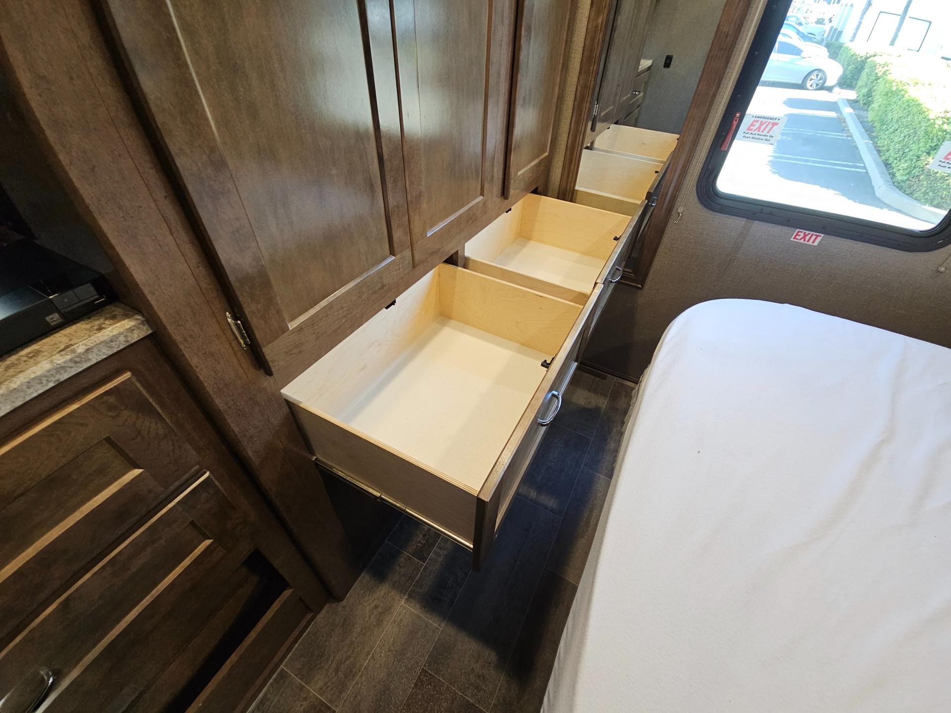2020 Winnebago 2020 Winnebago Intent - thumbnail 30