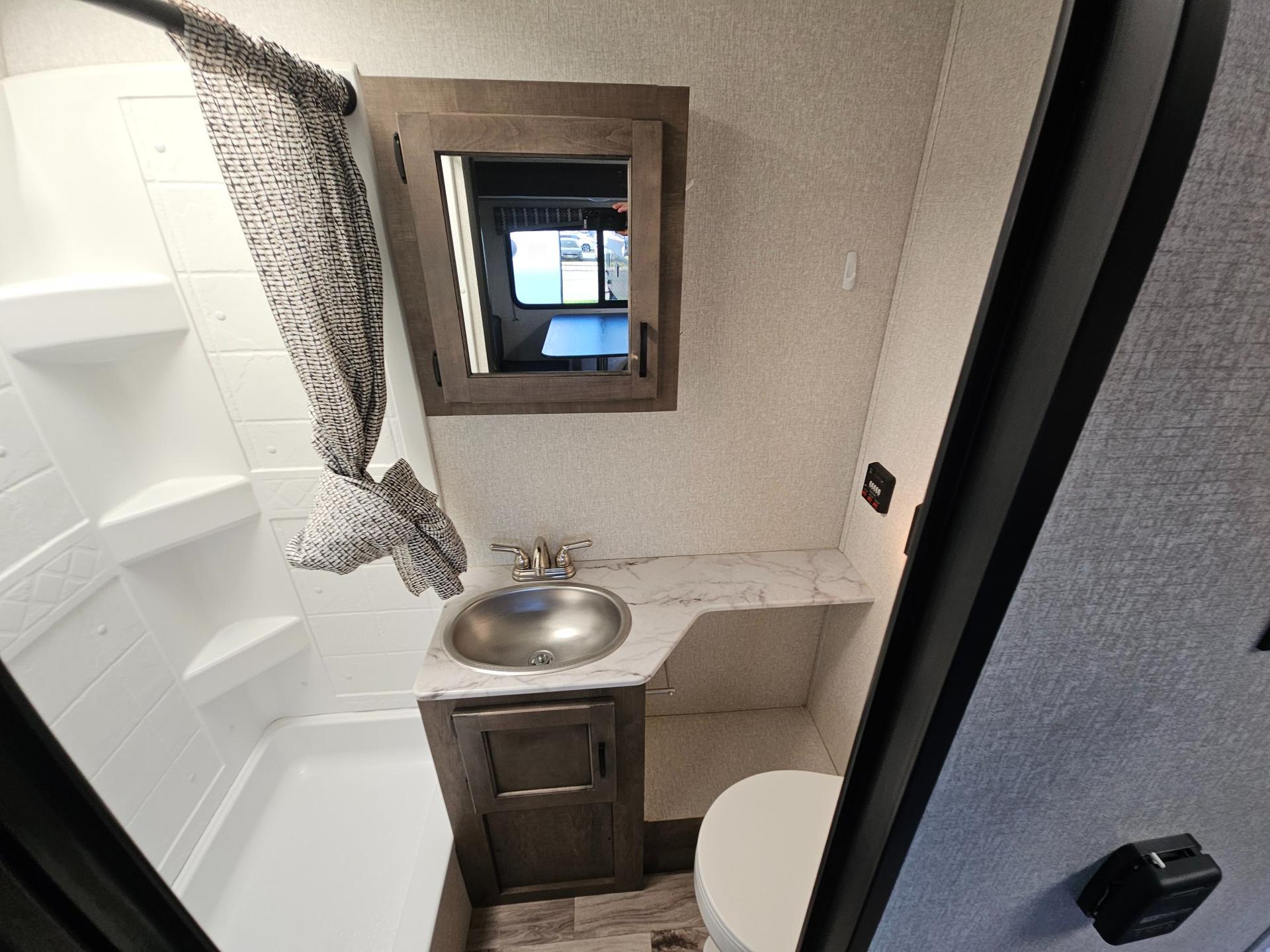 2022 Venture RV 2022 Venture RV Sonic Lite - thumbnail 25