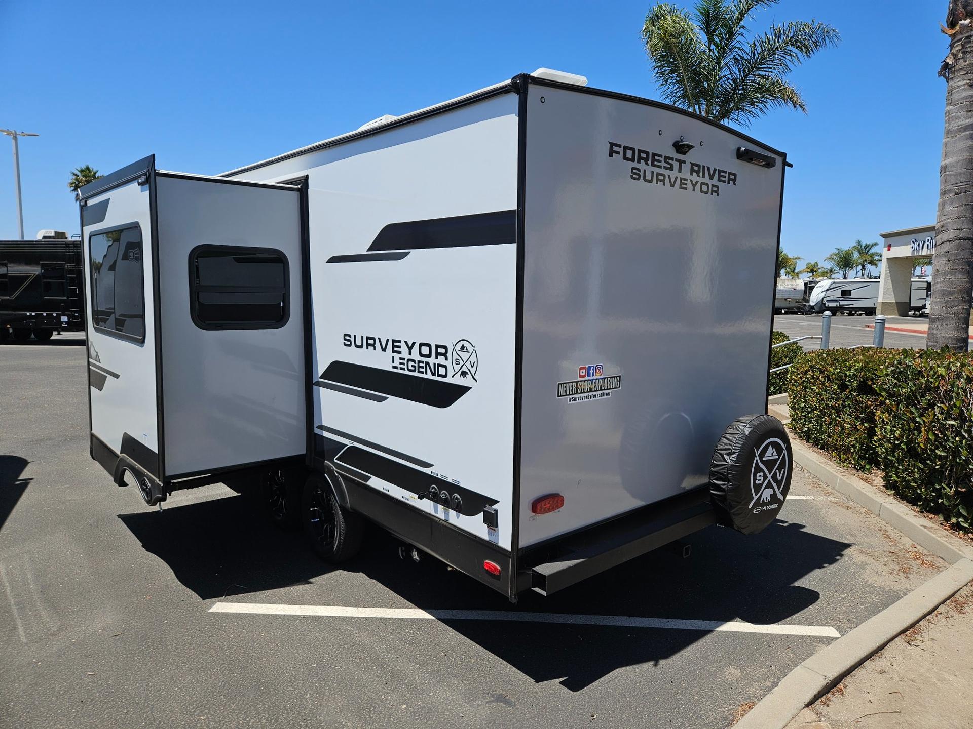 2027 Forest River RV 2027 Forest River RV Surveyor Legend - thumbnail 4