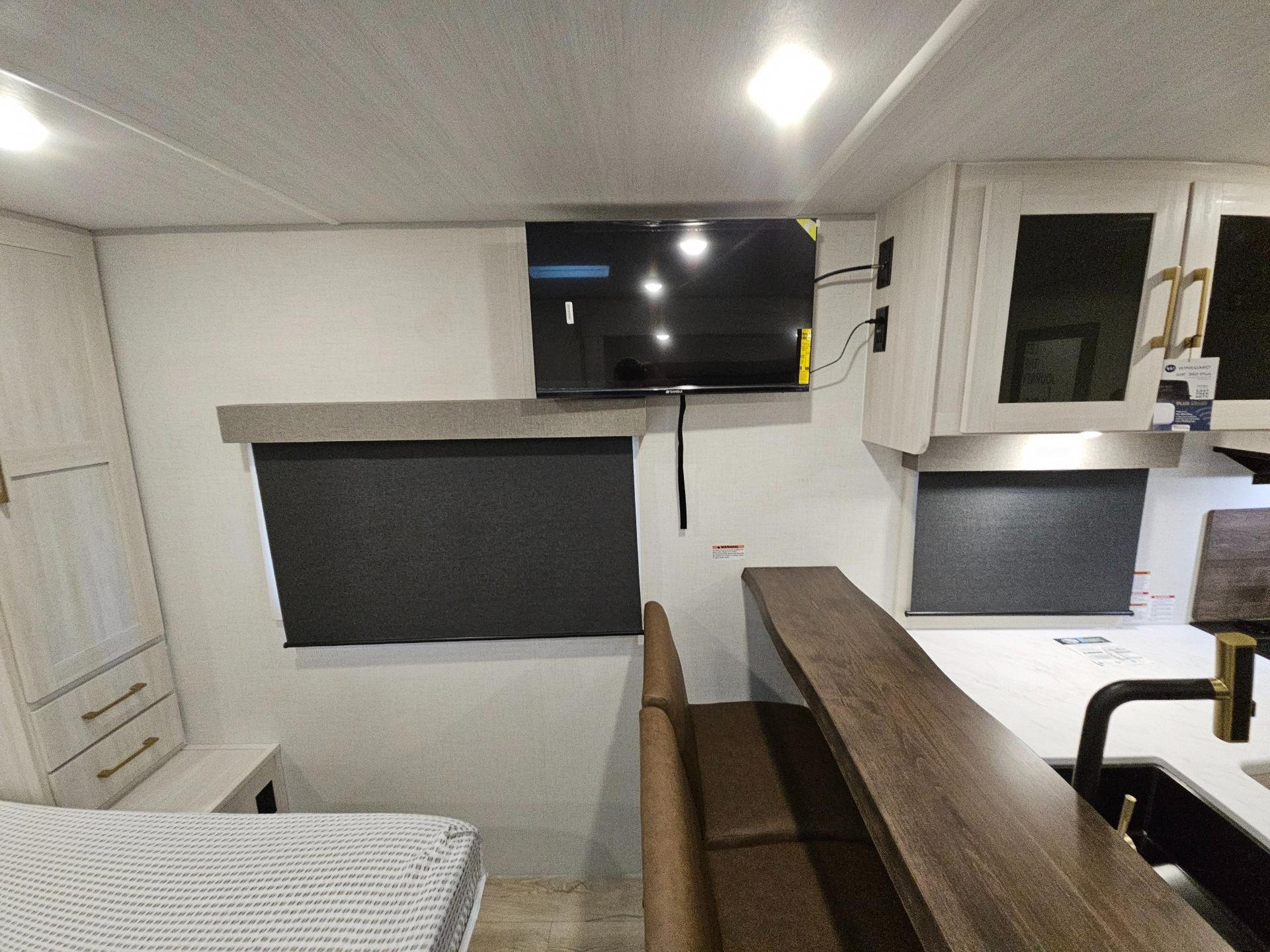 2027 Forest River RV 2027 Forest River RV Surveyor Legend - thumbnail 13