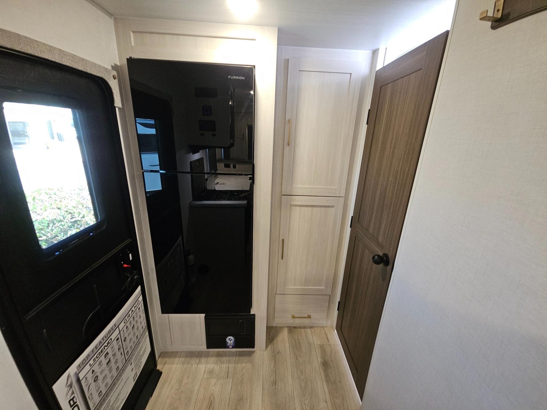 2027 Forest River RV 2027 Forest River RV Surveyor Legend - thumbnail 22