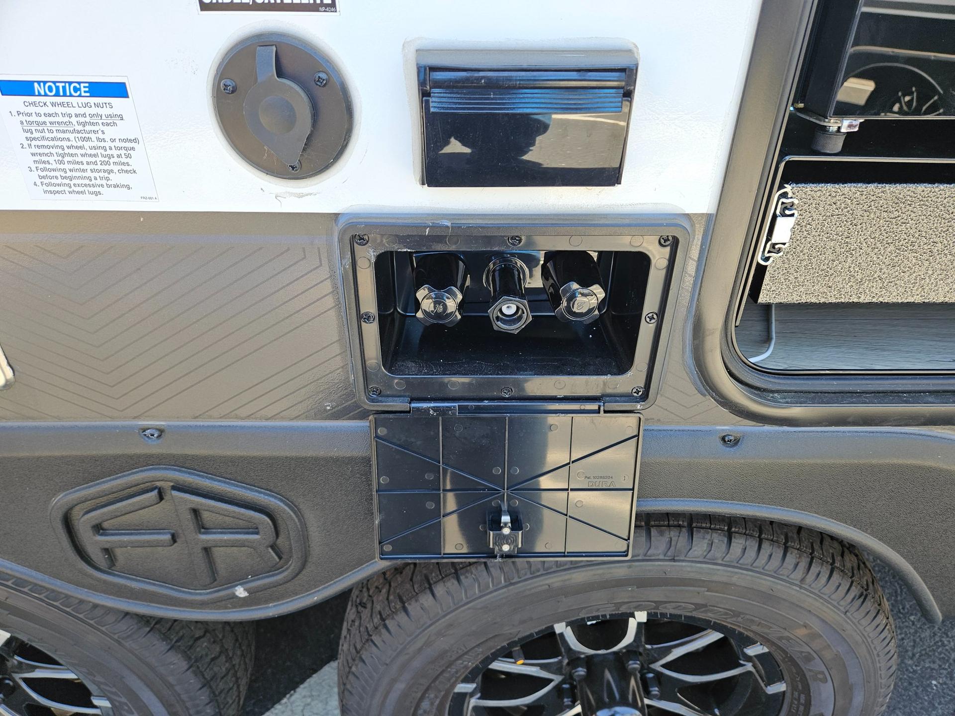 2027 Forest River RV 2027 Forest River RV Surveyor Legend - thumbnail 38