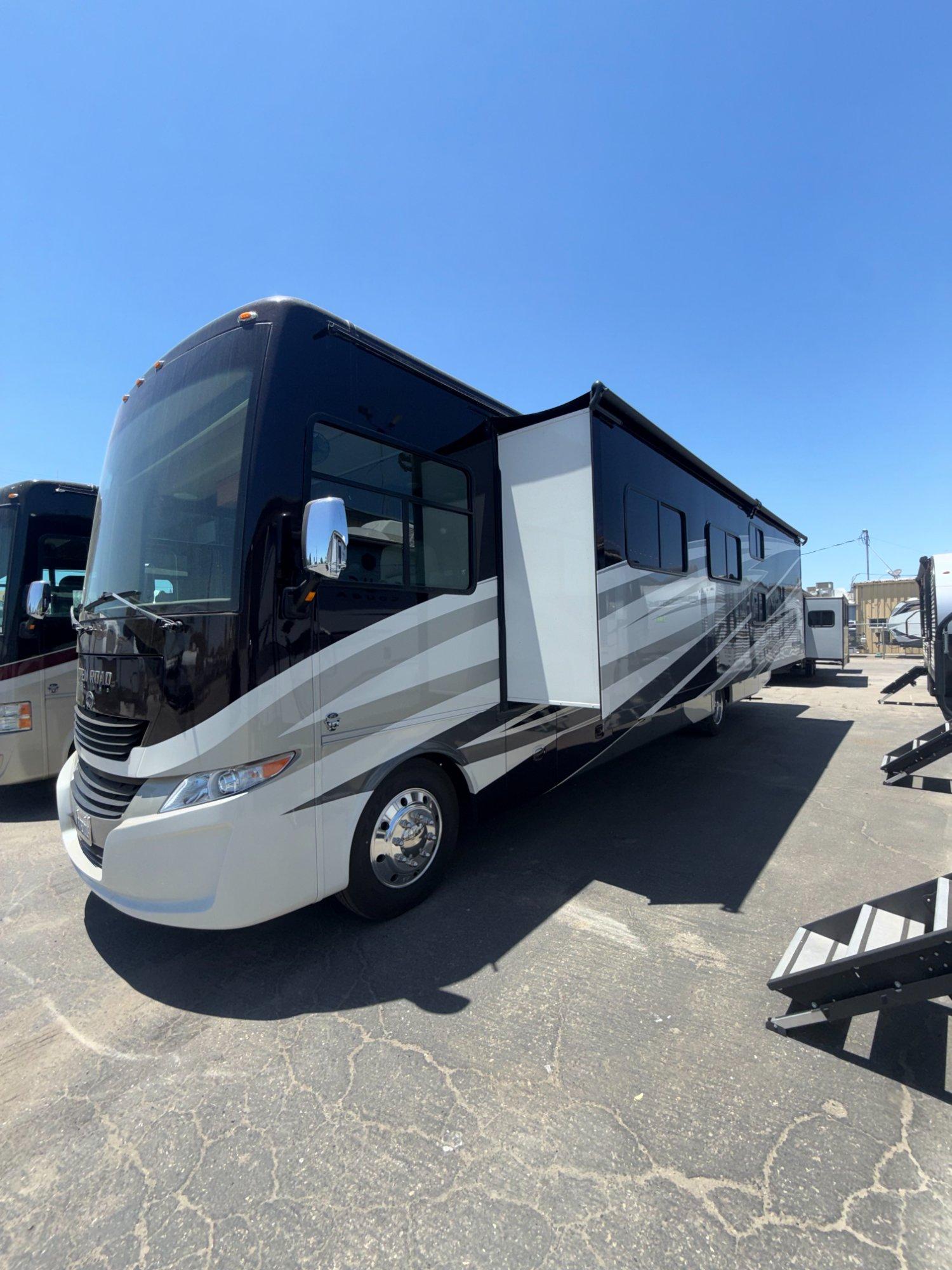 2018 Tiffin Motor Coach 2018 Tiffin Motor Coach Allegro Open Road - thumbnail 3