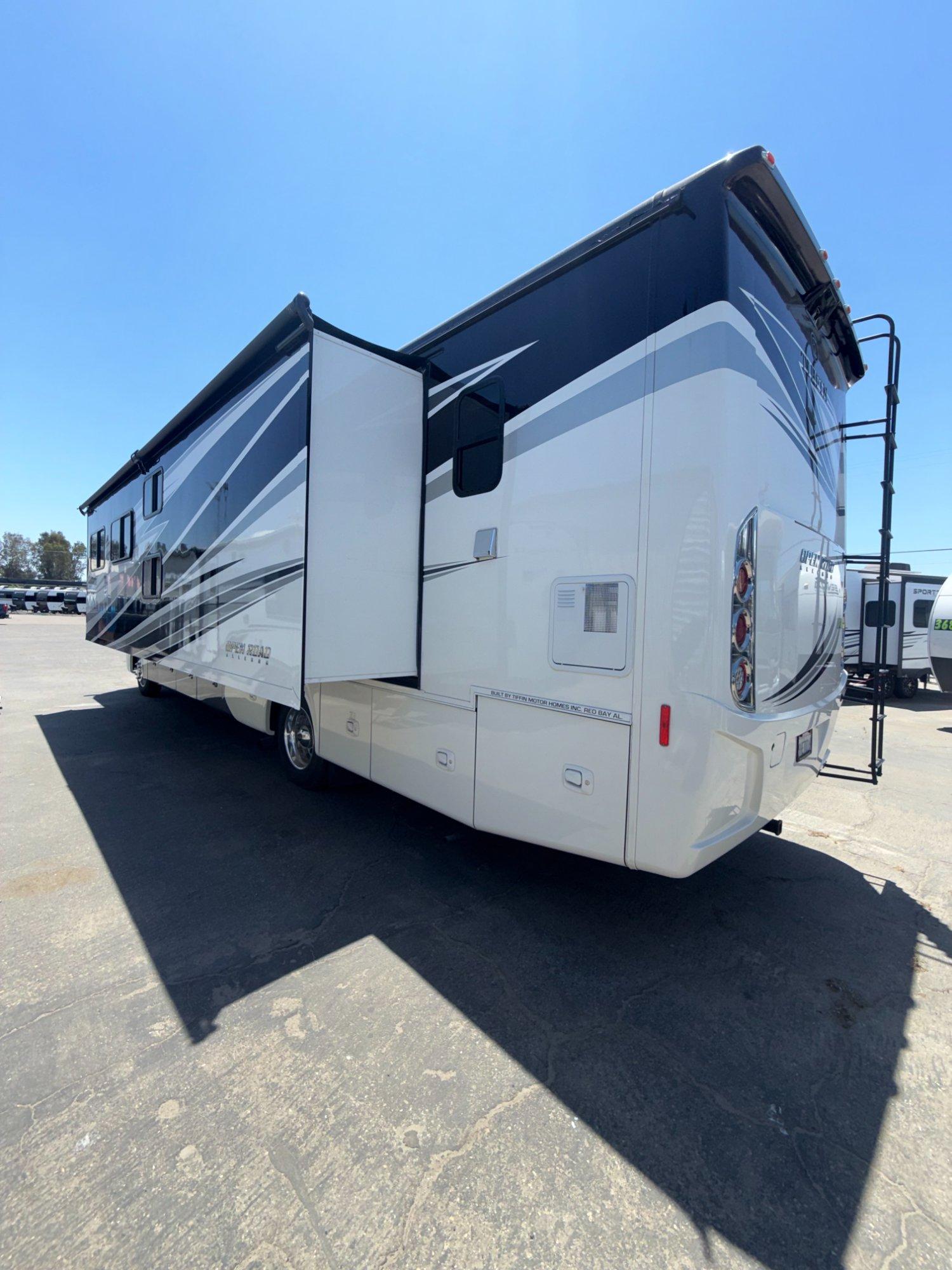 2018 Tiffin Motor Coach 2018 Tiffin Motor Coach Allegro Open Road - thumbnail 4
