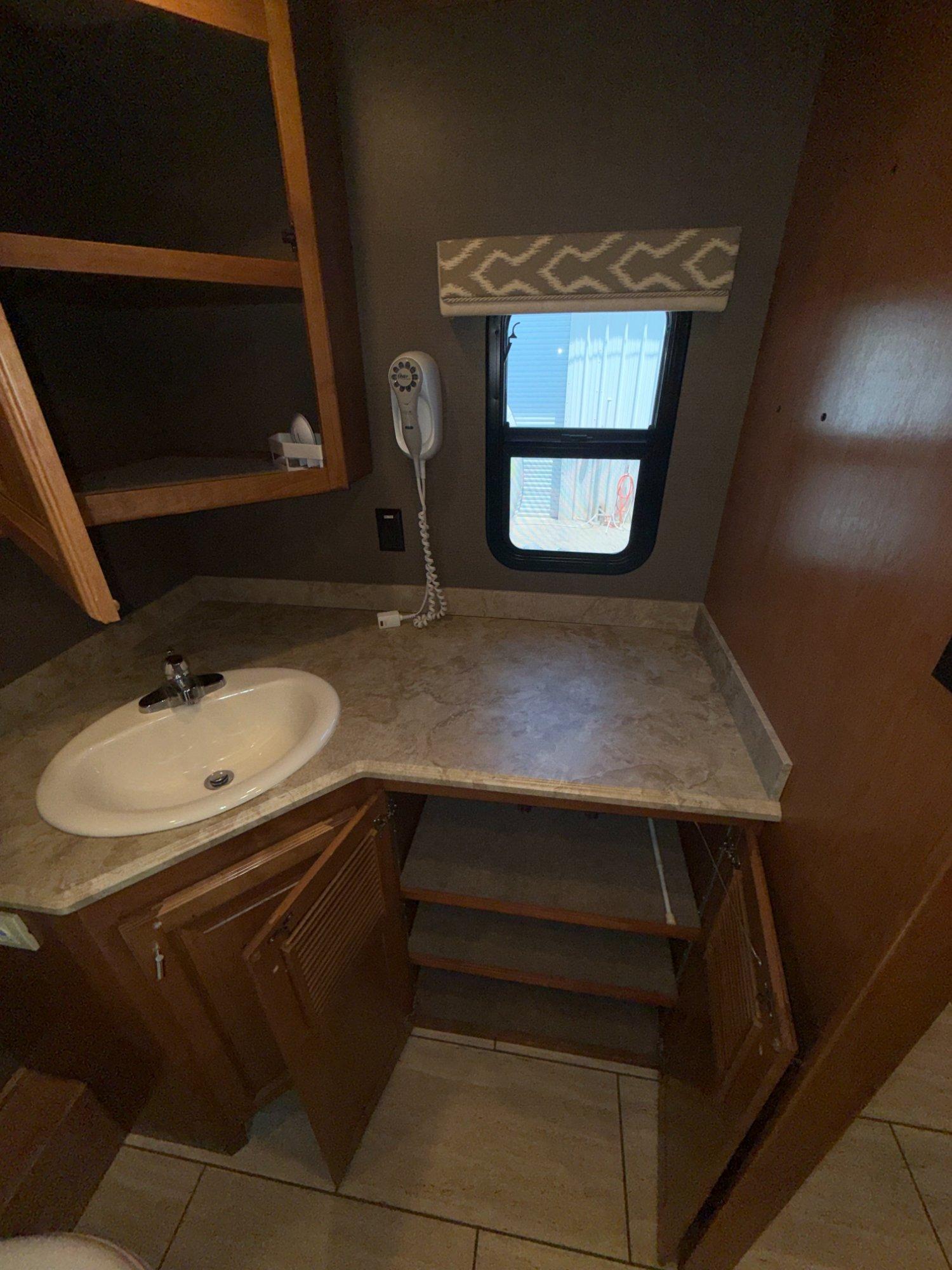 2018 Tiffin Motor Coach 2018 Tiffin Motor Coach Allegro Open Road - thumbnail 22