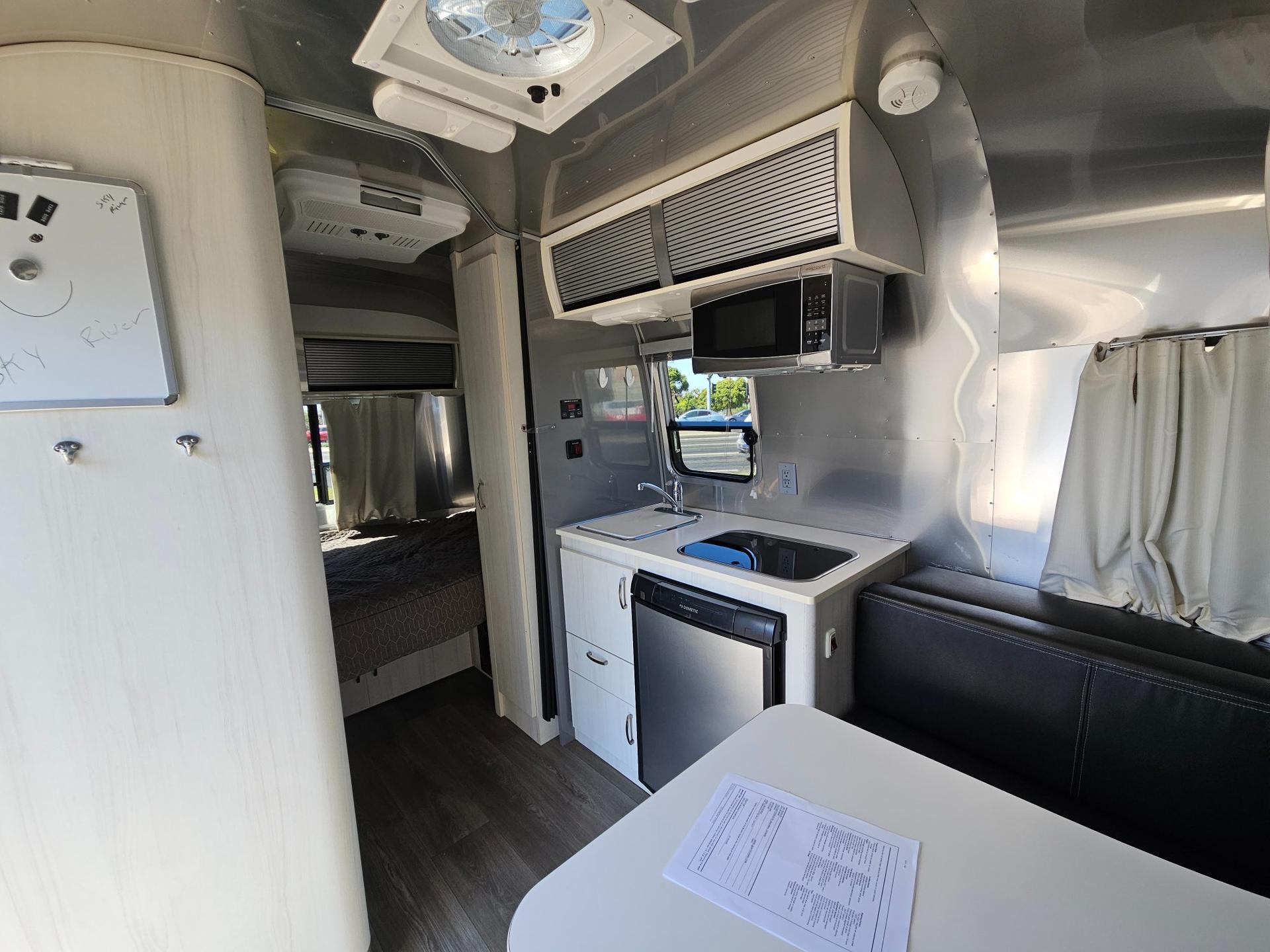 2020 Airstream 2020 Airstream Flying Cloud - thumbnail 39