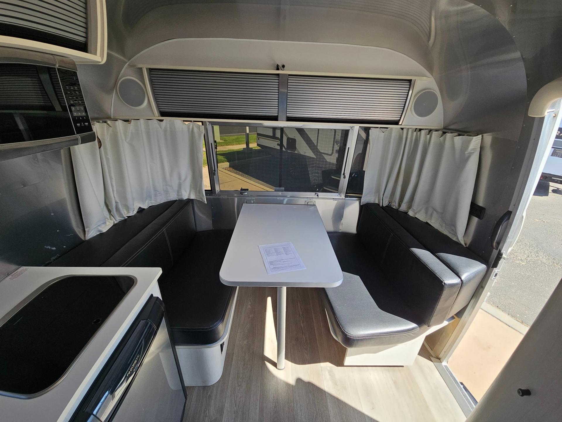 2020 Airstream 2020 Airstream Flying Cloud - thumbnail 40