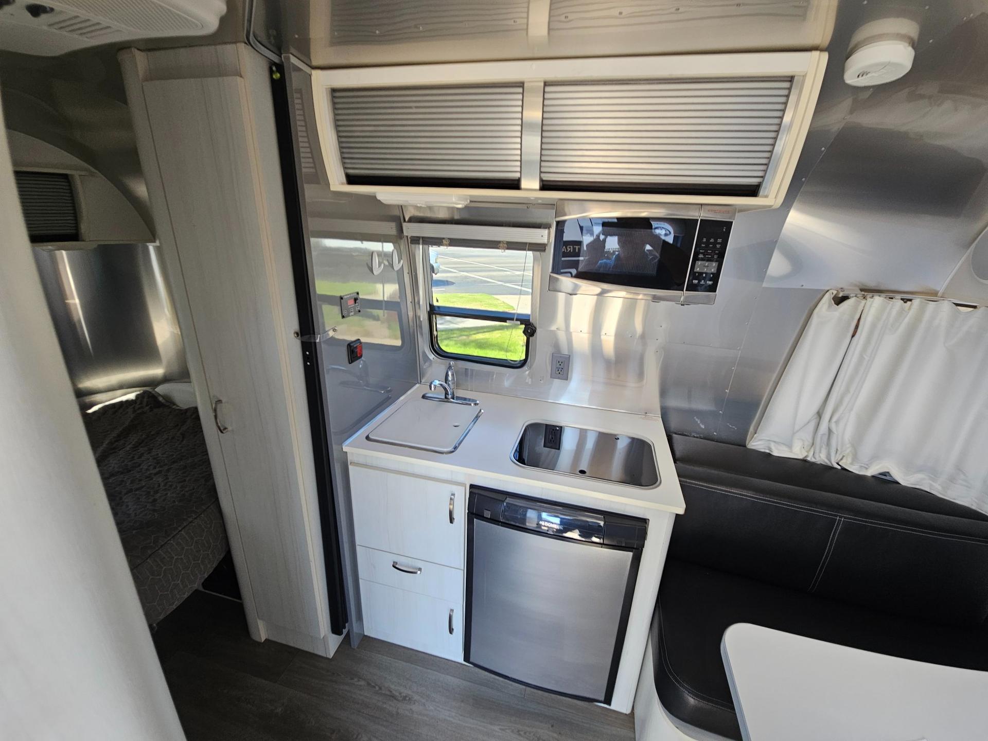 2020 Airstream 2020 Airstream Flying Cloud - thumbnail 44