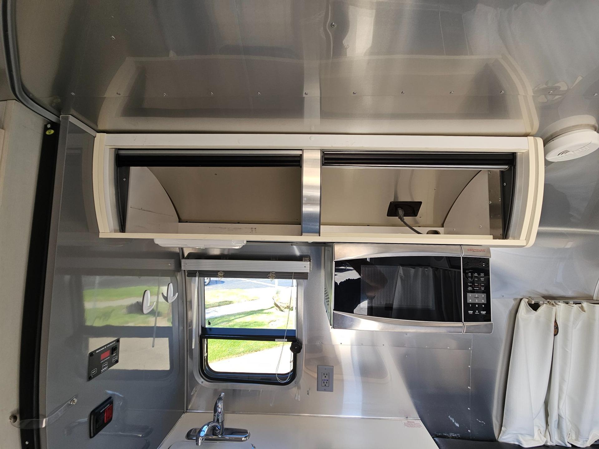 2020 Airstream 2020 Airstream Flying Cloud - thumbnail 45