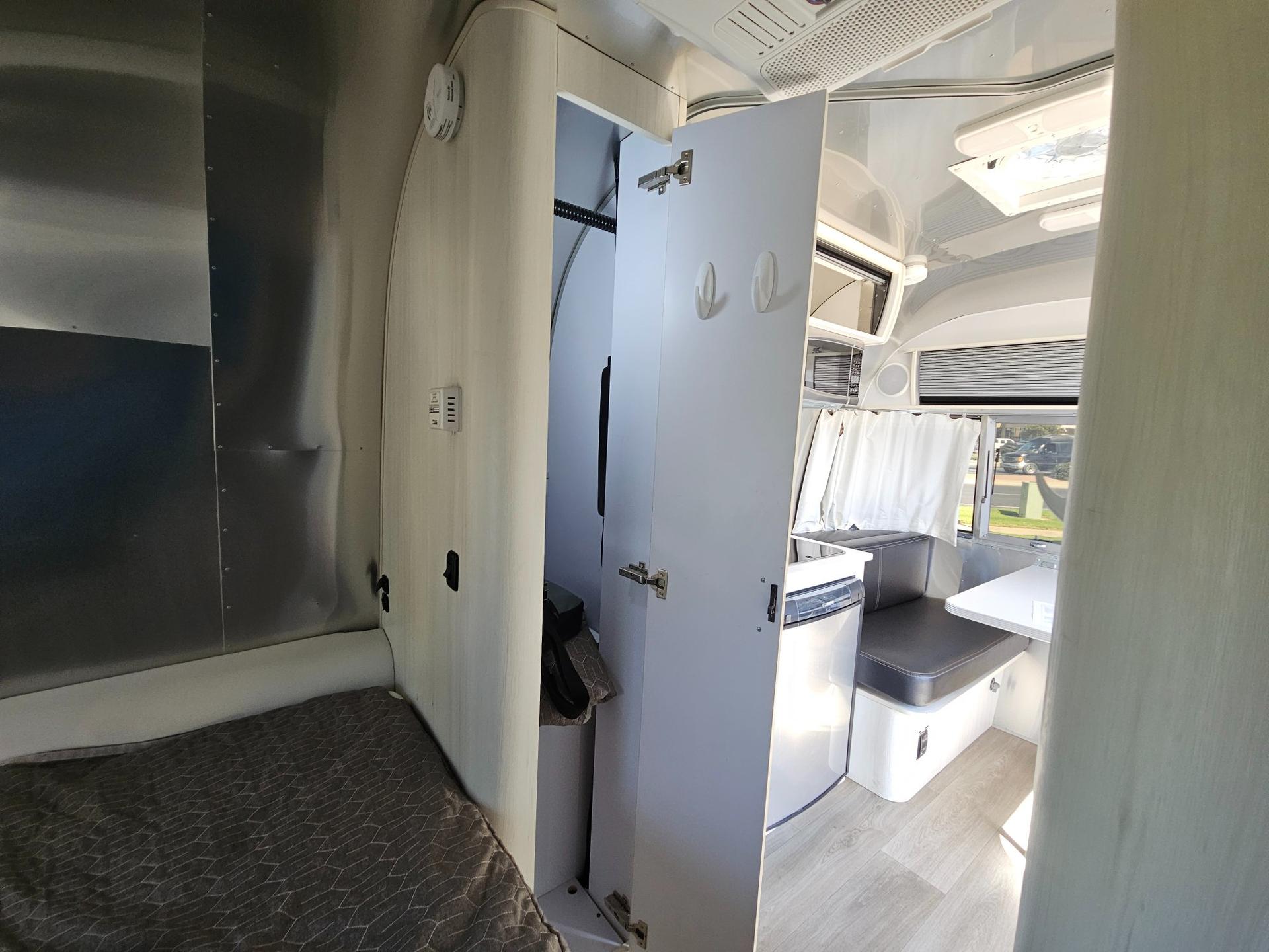 2020 Airstream 2020 Airstream Flying Cloud - thumbnail 51