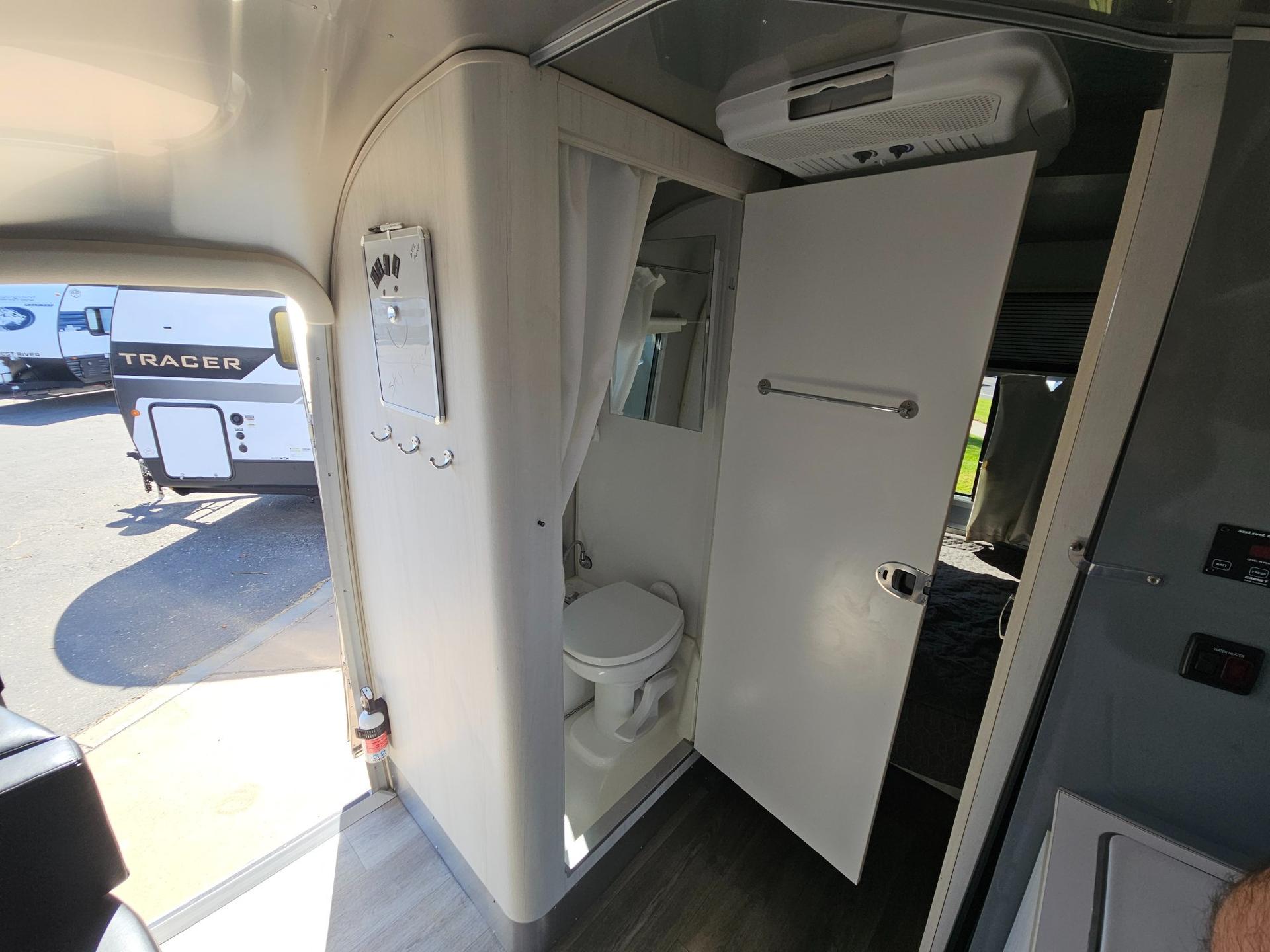 2020 Airstream 2020 Airstream Flying Cloud - thumbnail 56