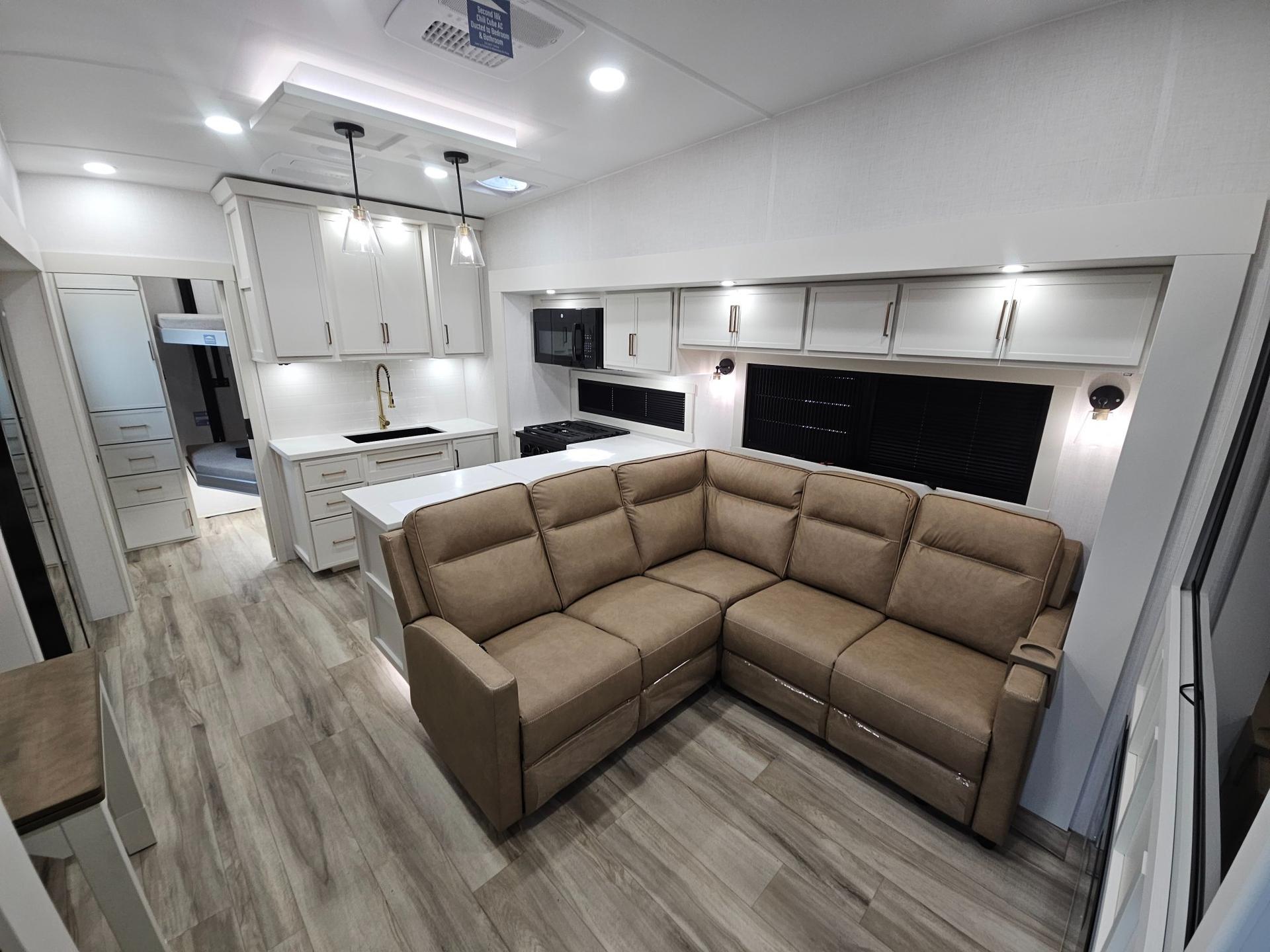 2027 Brinkley RV 2027 Brinkley RV Model Z - thumbnail 6