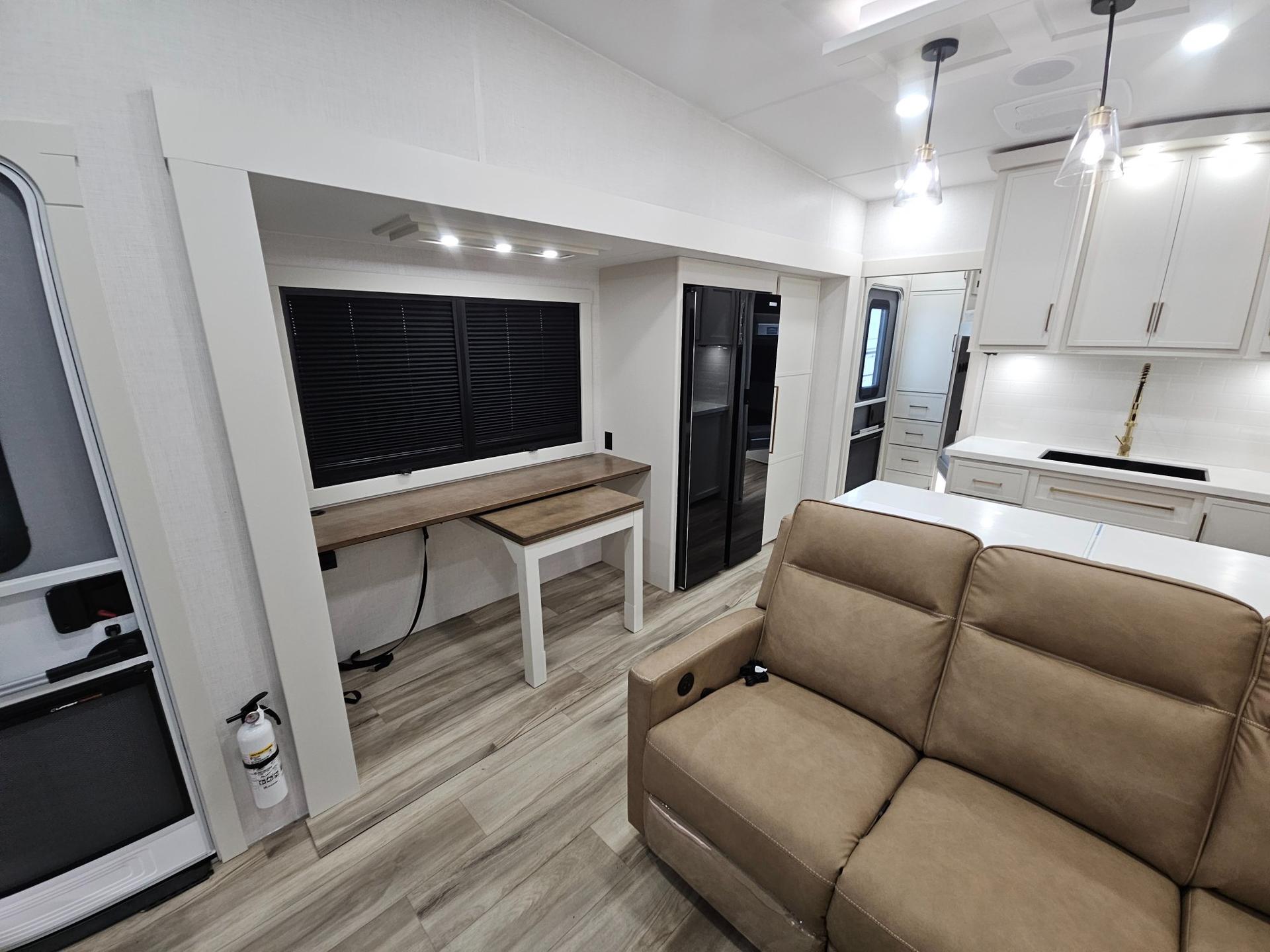2027 Brinkley RV 2027 Brinkley RV Model Z - thumbnail 7
