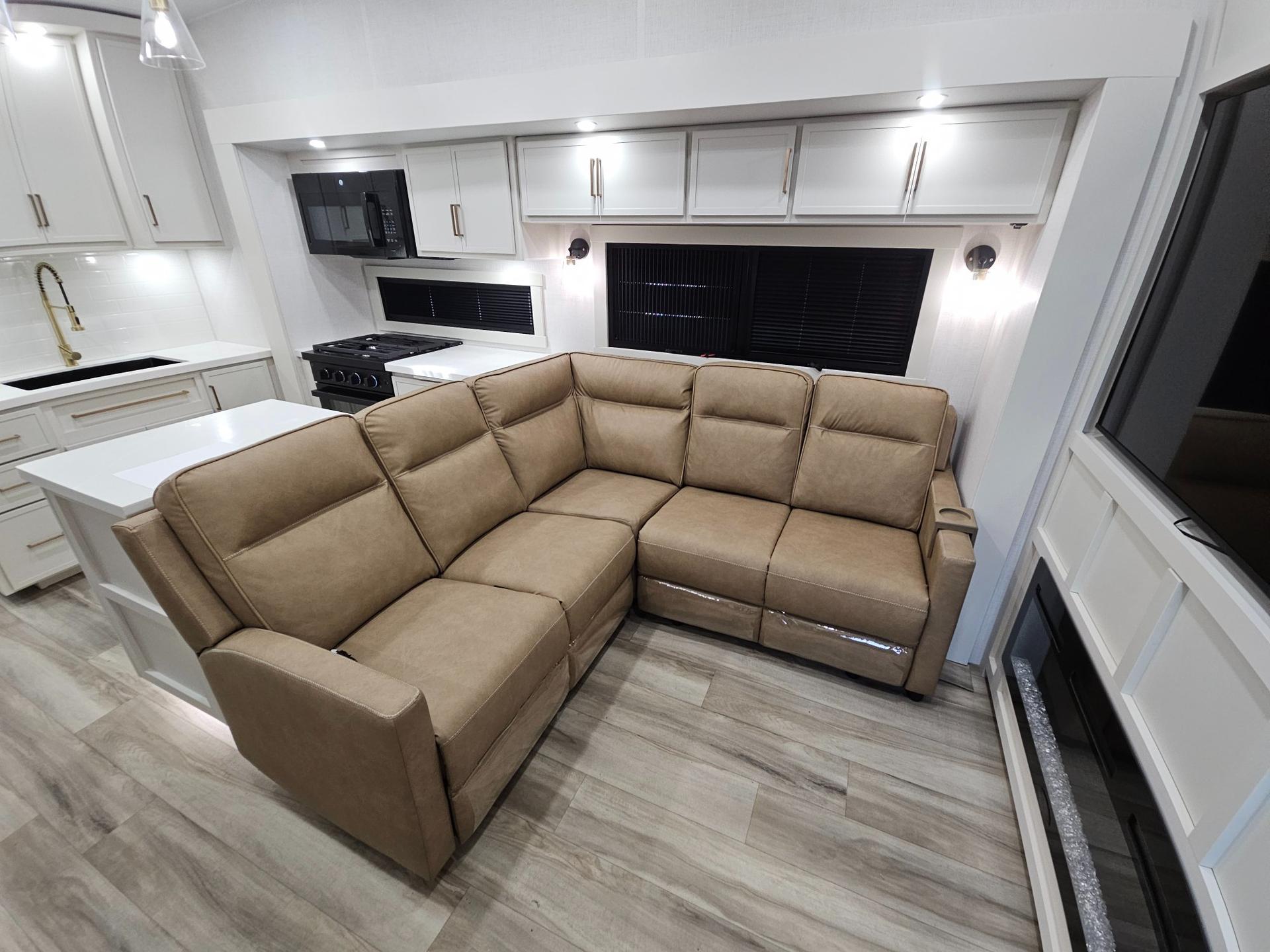2027 Brinkley RV 2027 Brinkley RV Model Z - thumbnail 25