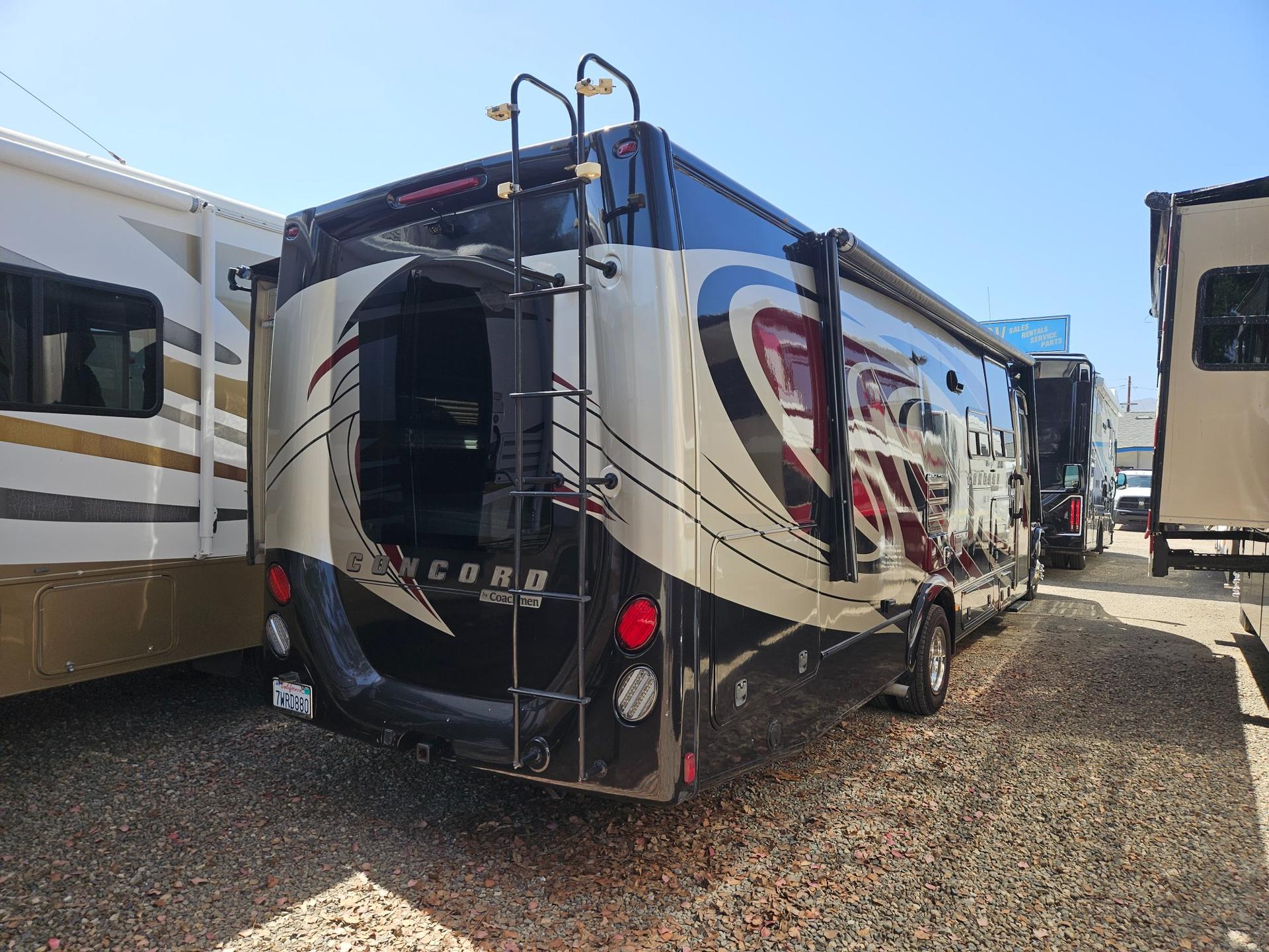 2017 Coachmen 2017 Coachmen Concord - thumbnail 3