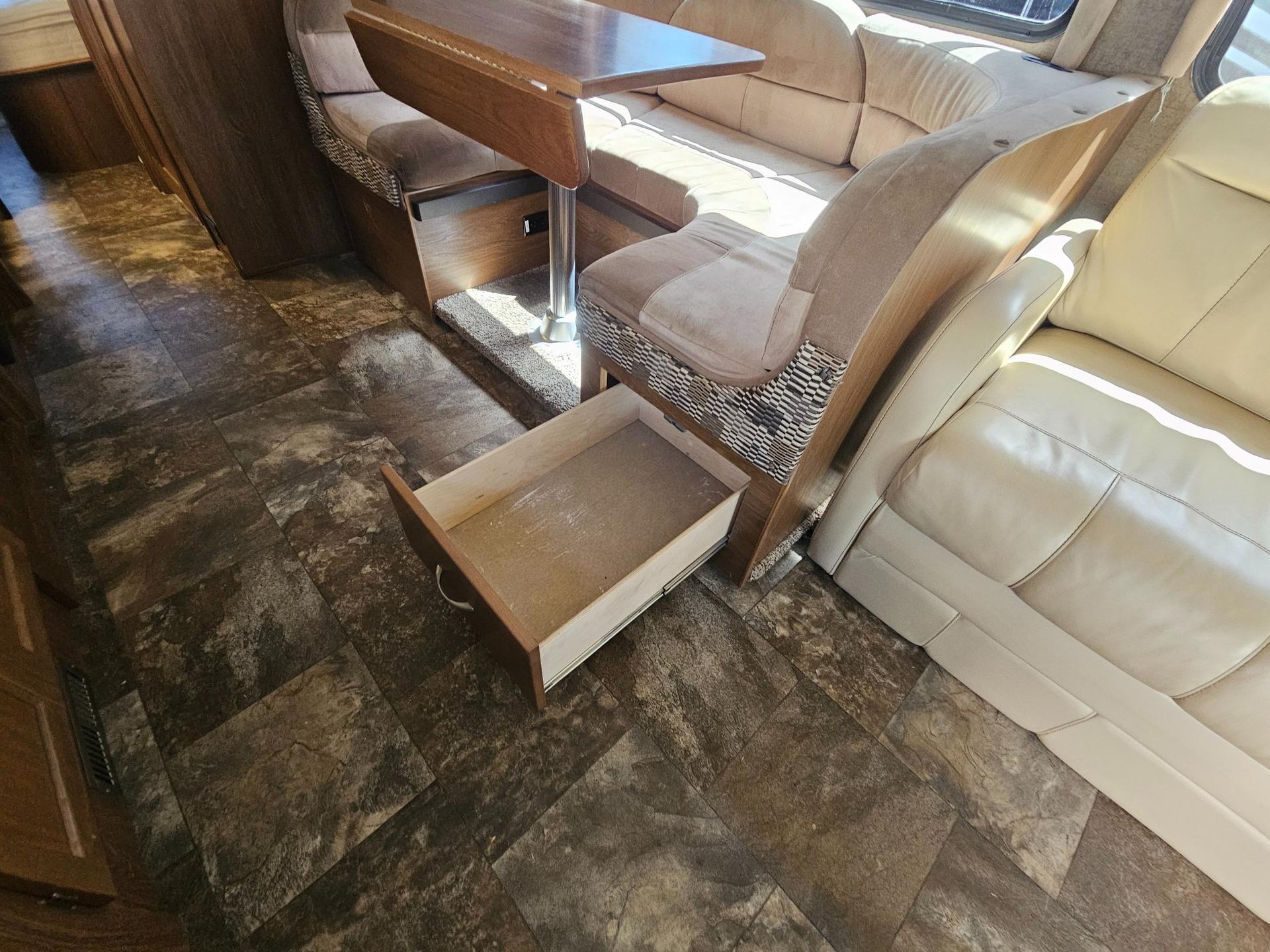 2017 Coachmen 2017 Coachmen Concord - thumbnail 13