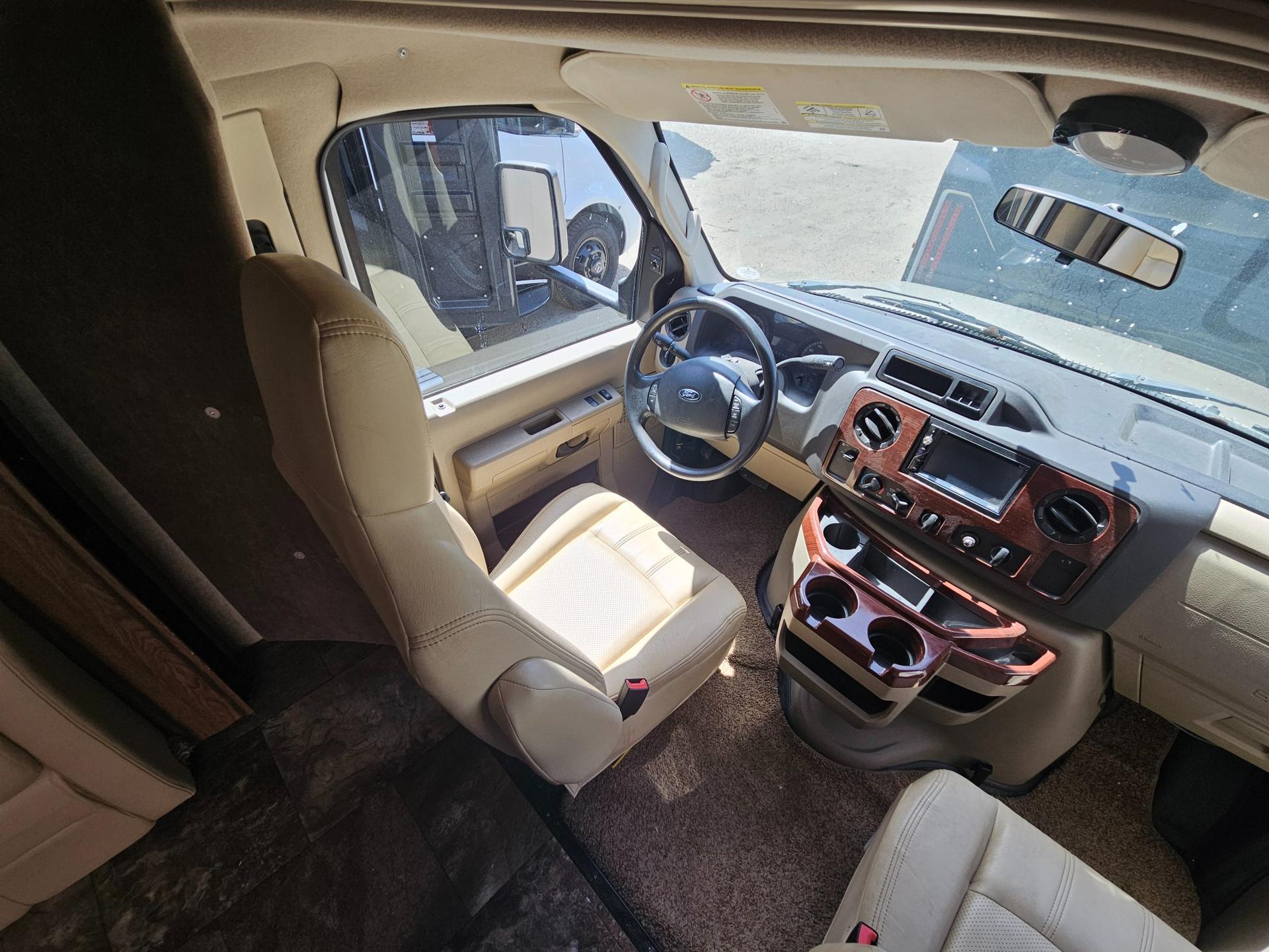 2017 Coachmen 2017 Coachmen Concord - thumbnail 16