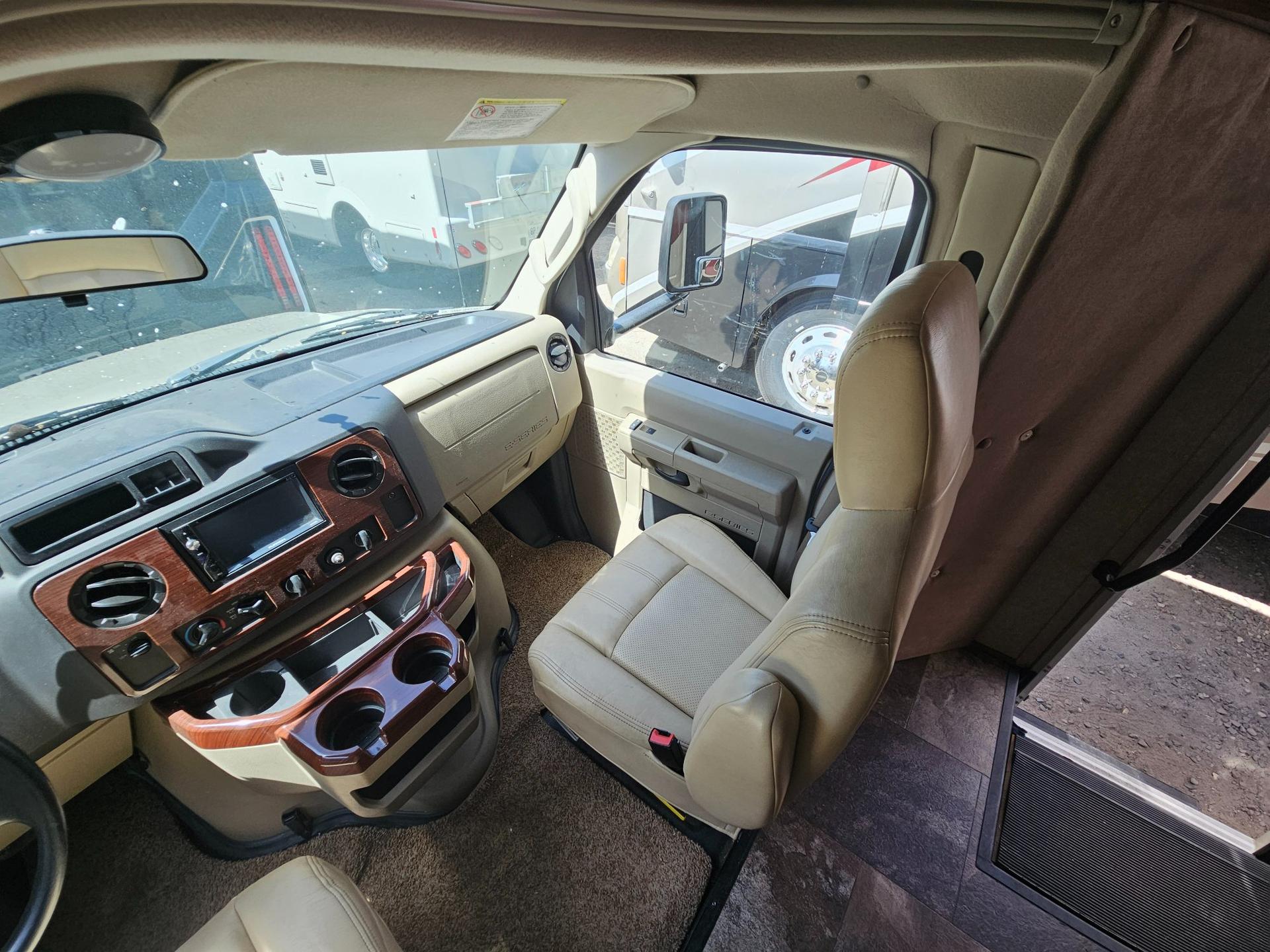 2017 Coachmen 2017 Coachmen Concord - thumbnail 17